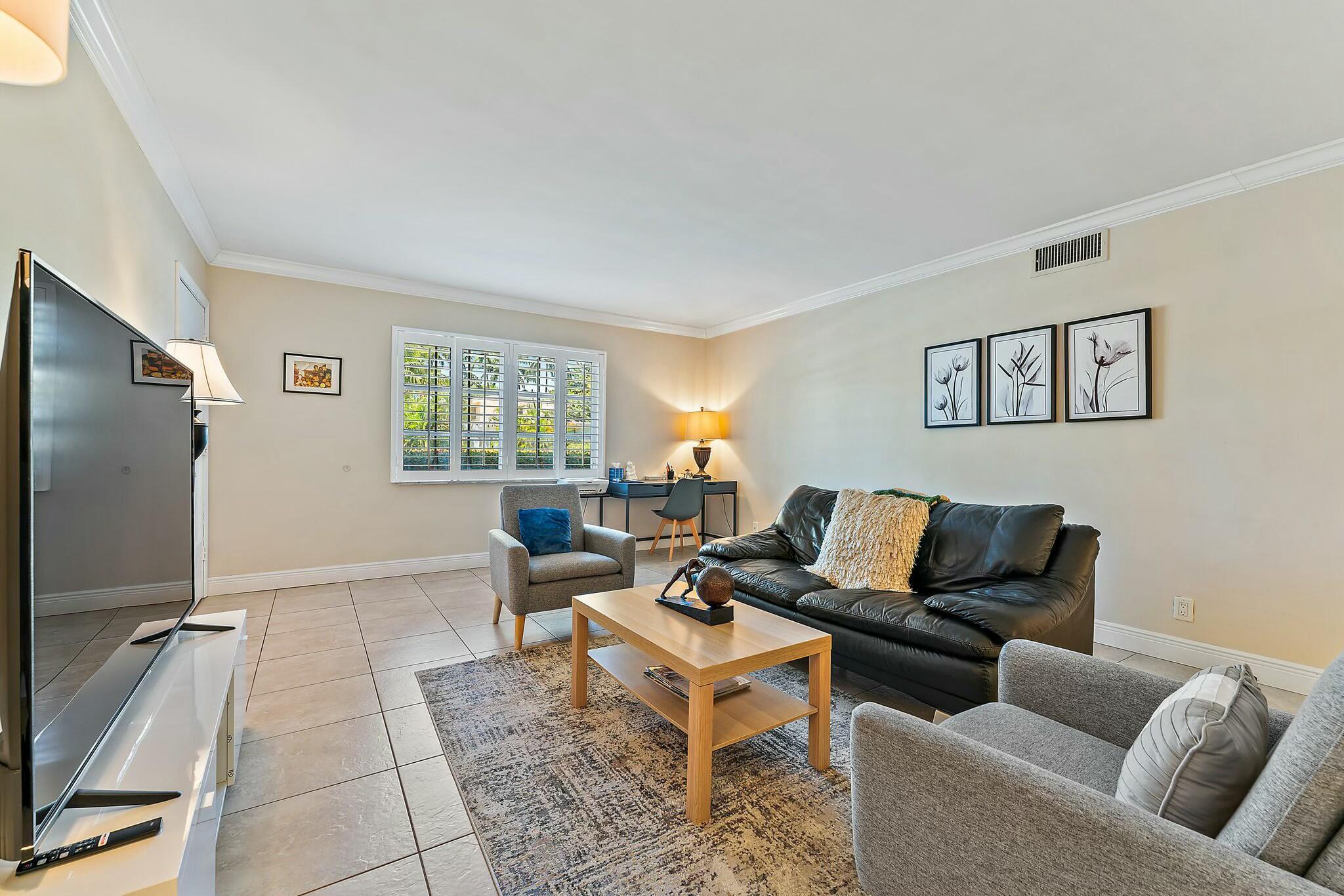 3036 Park Avenue Property Photo 4