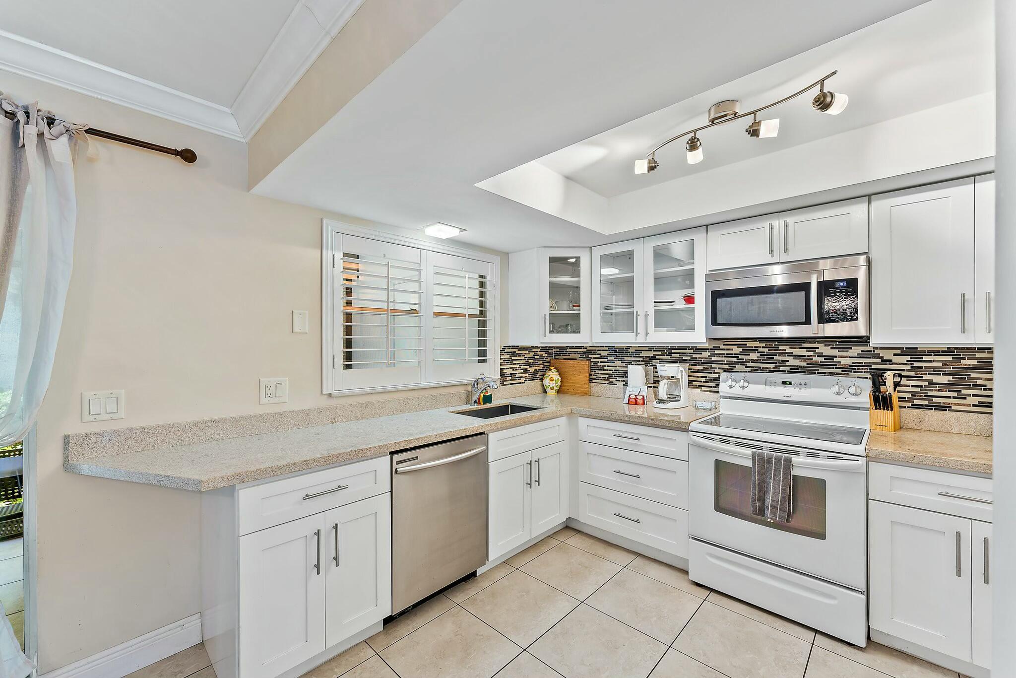 3036 Park Avenue Property Photo 8