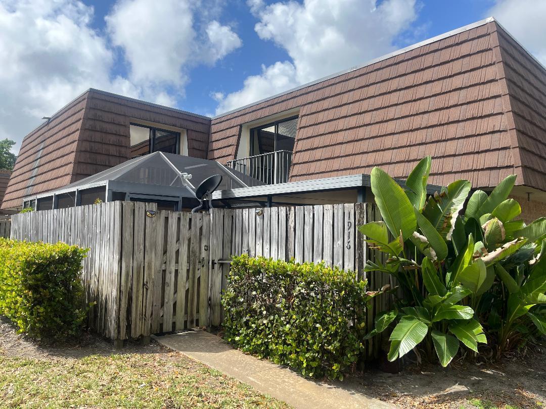 1916 19th Lane Property Photo 4