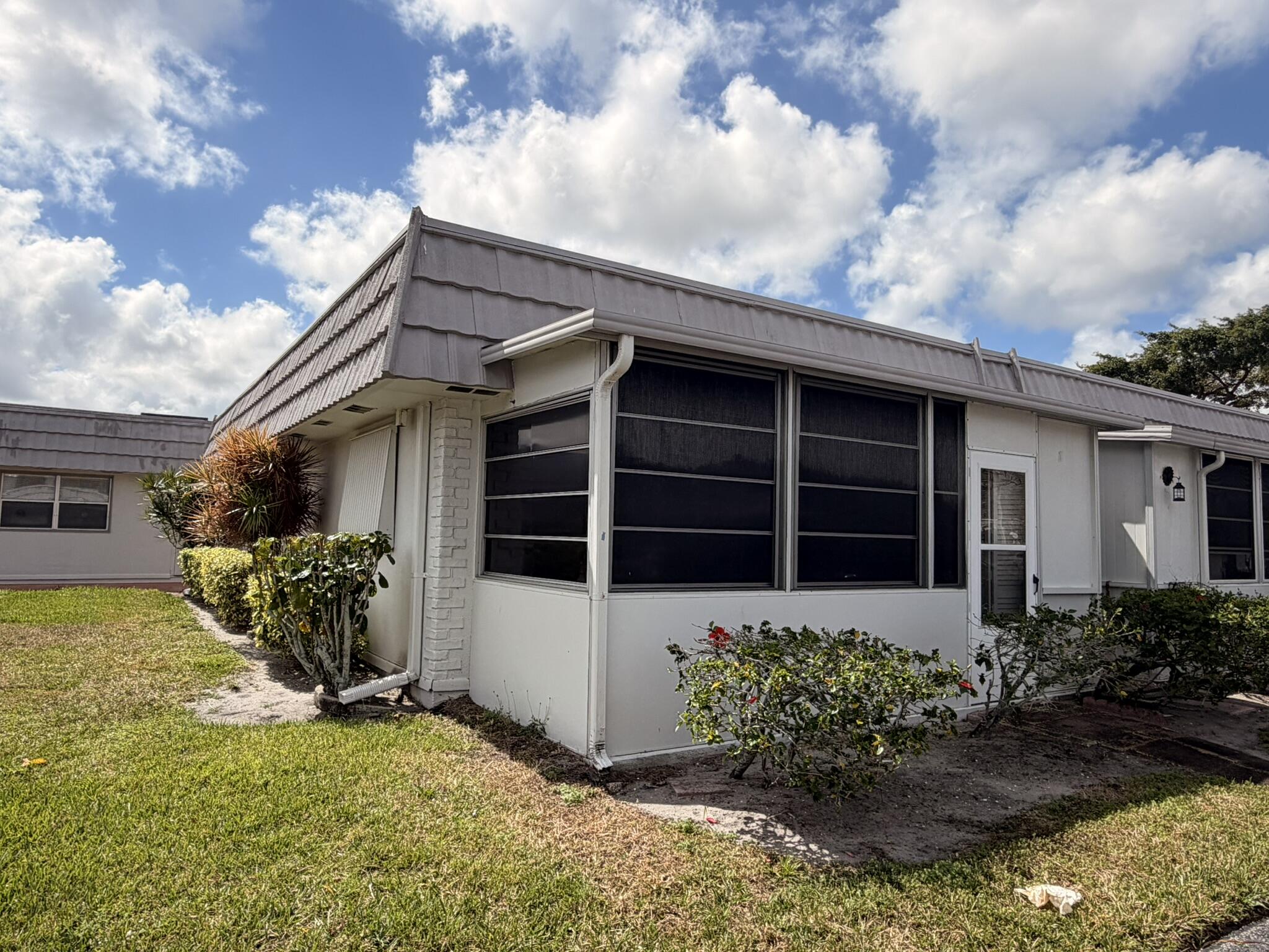 43 Valencia B Property Photo 3
