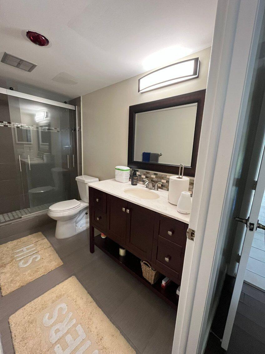 4170 Inverrary Drive 211 Property Photo 4