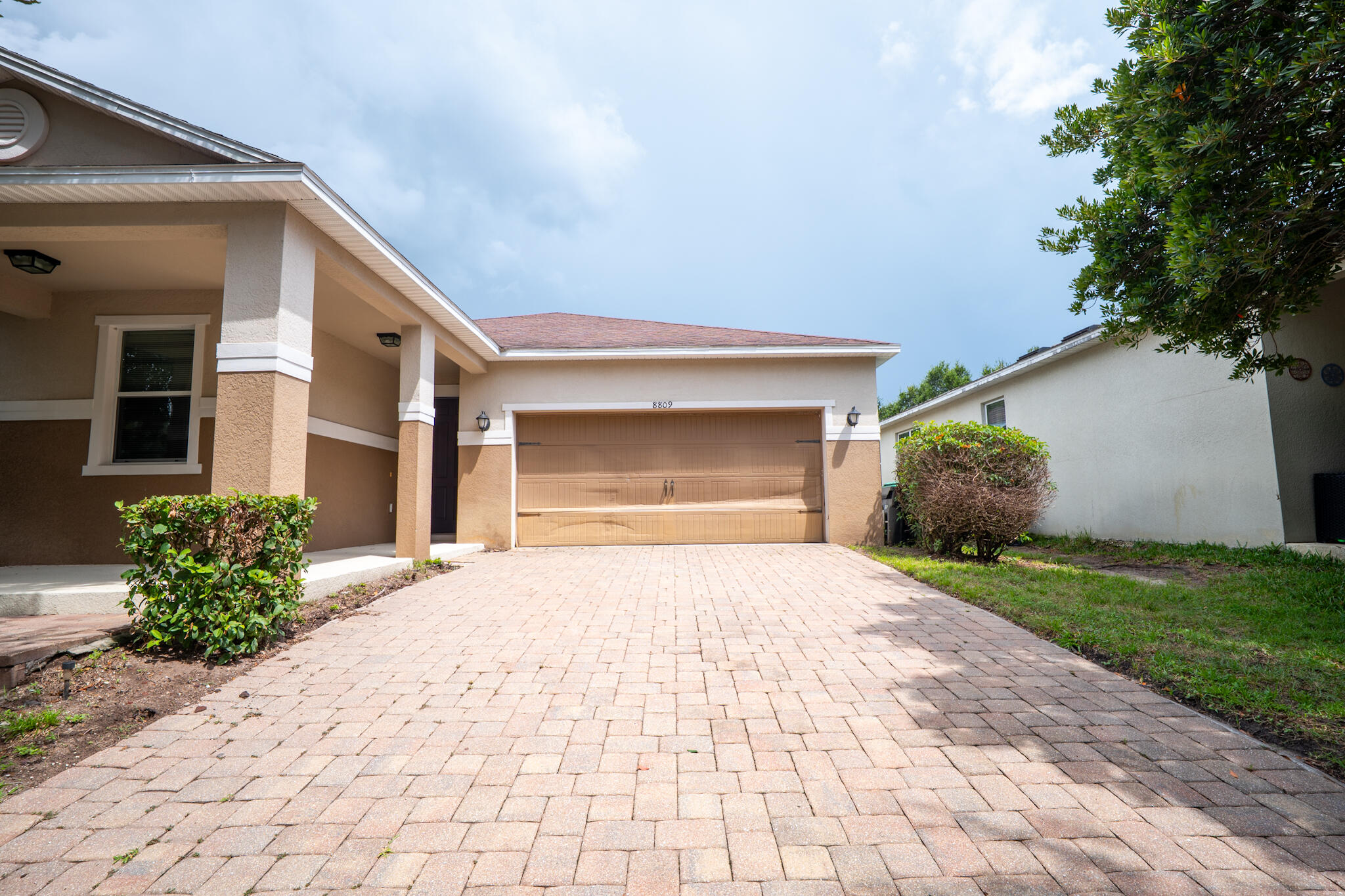 8809 Arrabida Lane Property Photo 3