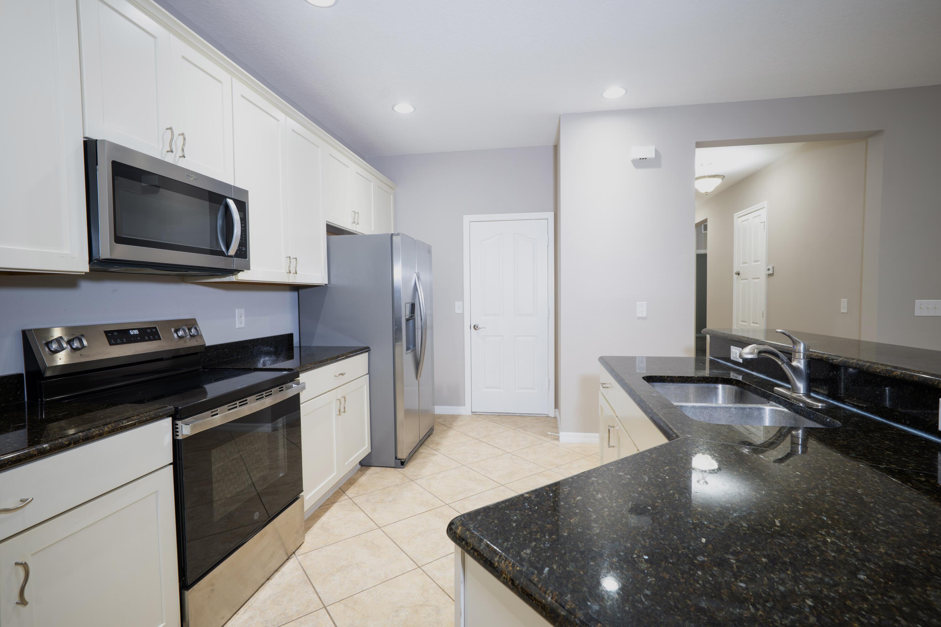 8809 Arrabida Lane Property Photo 13