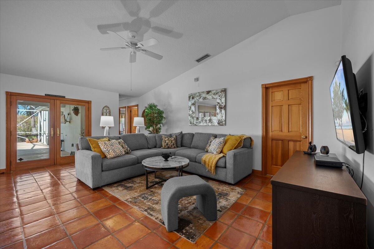 103 Olympus Circle Property Photo 3