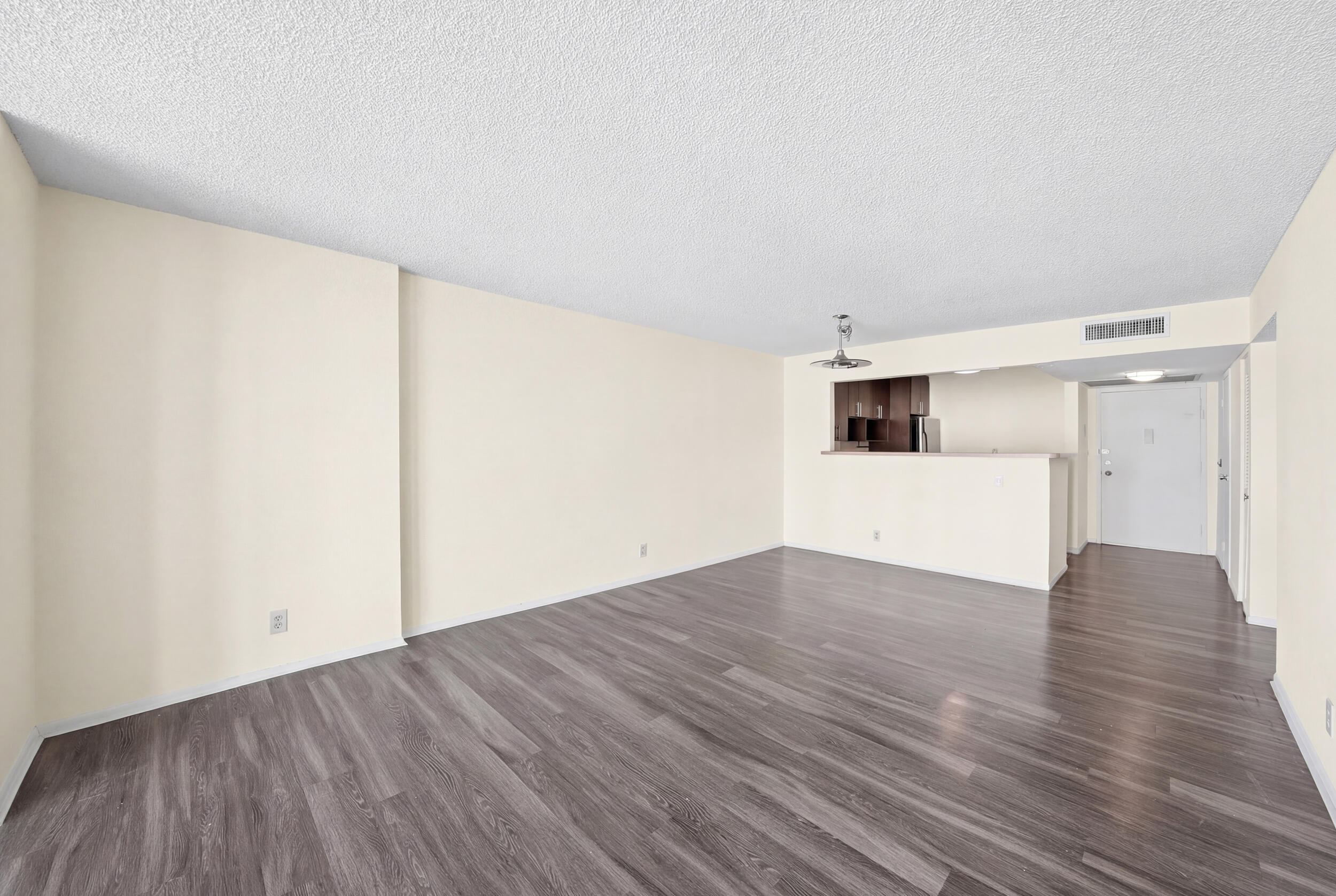 1000 Parkview Drive 1006 Property Photo 6