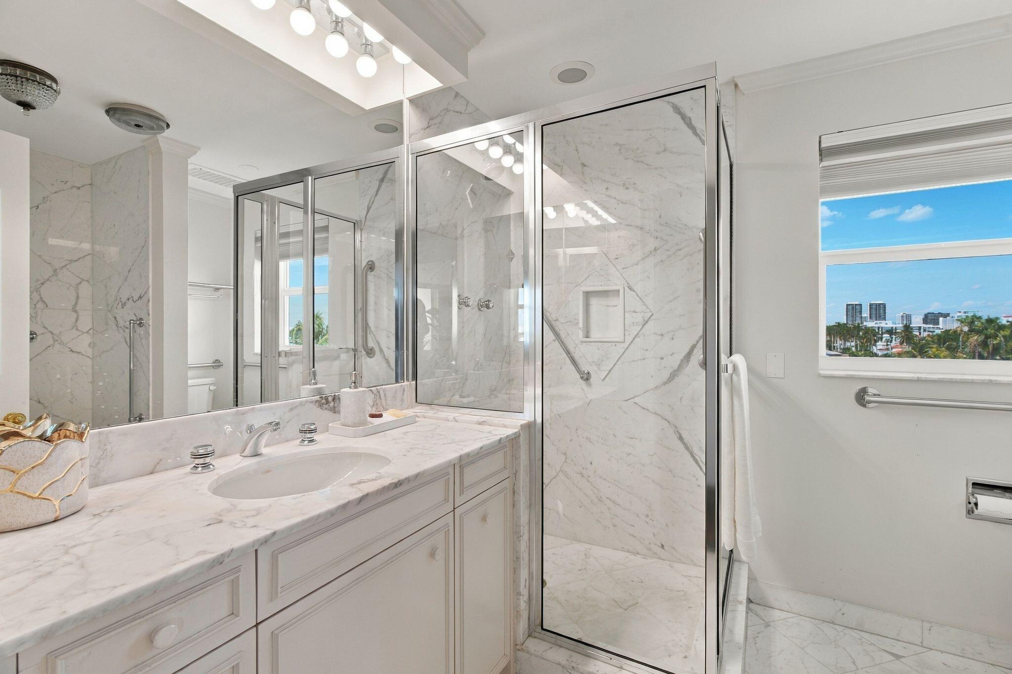 100 Royal Palm Way G5 Property Photo 16