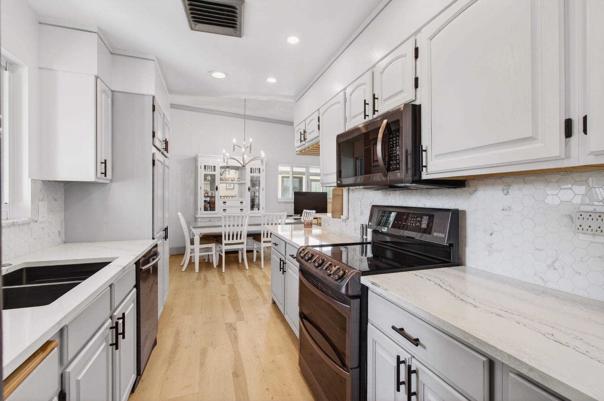 6647 Paul Mar Drive Property Photo 15