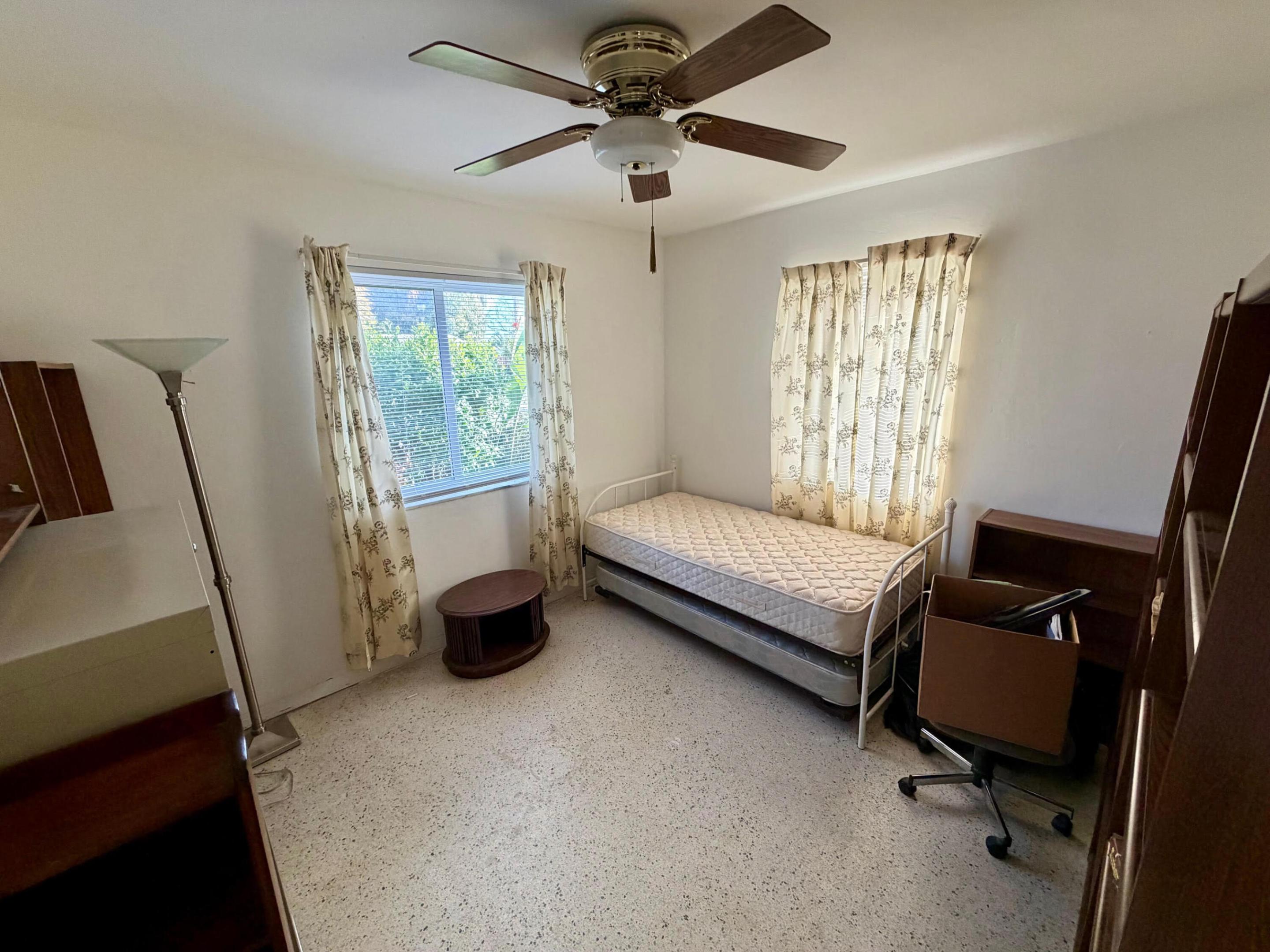 360 Forest Hill Boulevard Property Photo 7