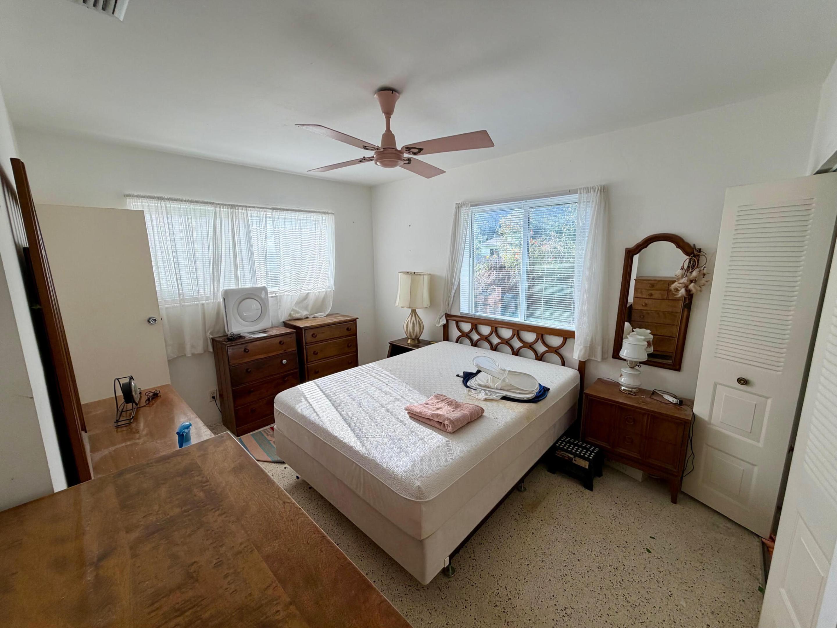360 Forest Hill Boulevard Property Photo 8