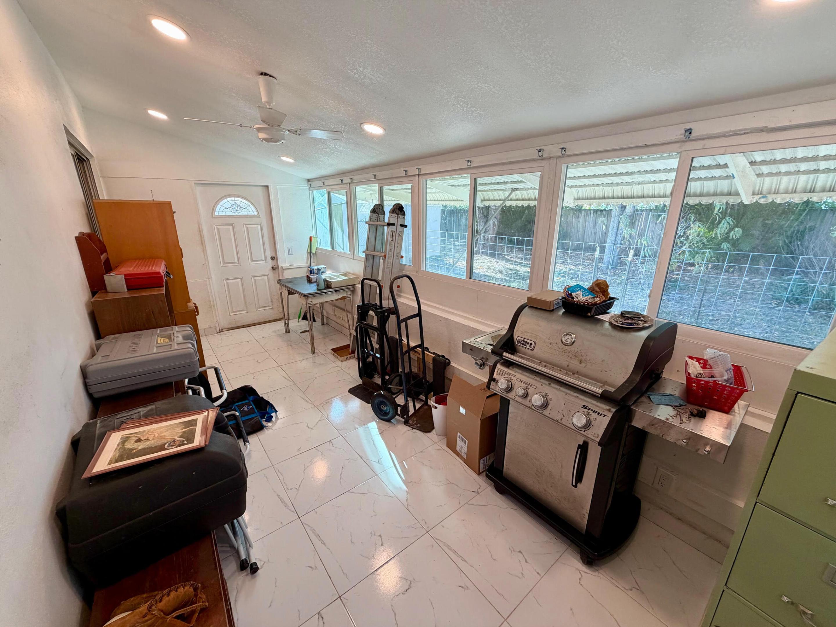 360 Forest Hill Boulevard Property Photo 12