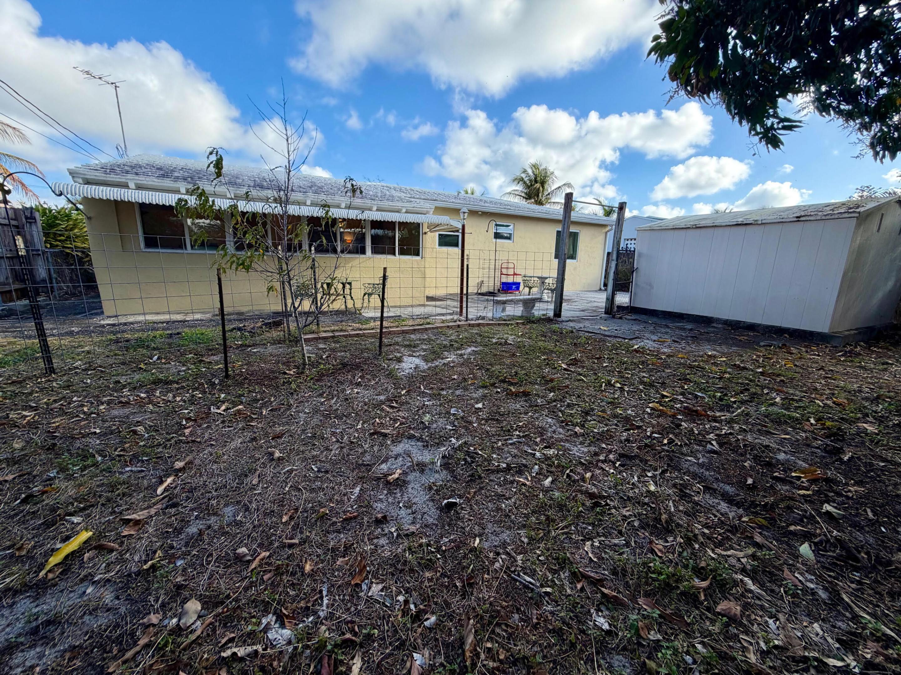 360 Forest Hill Boulevard Property Photo 16