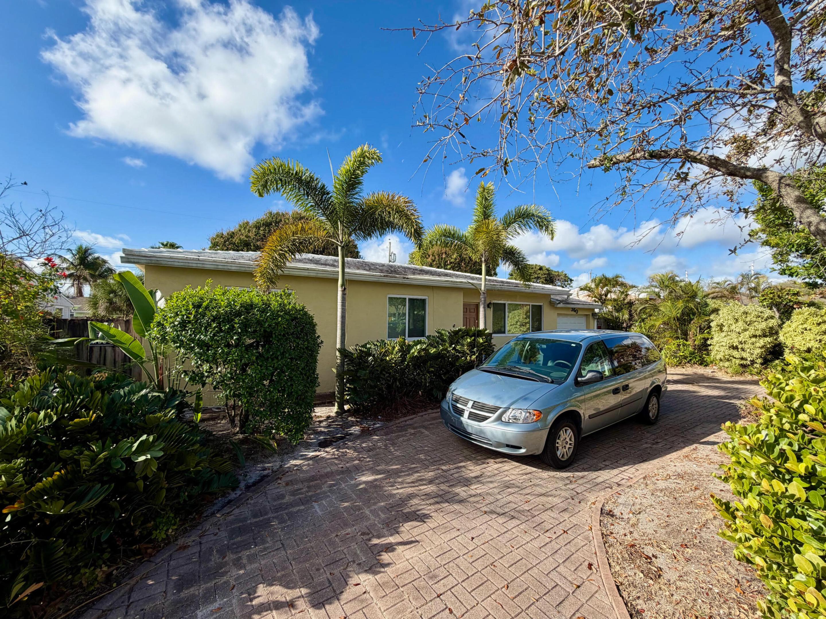 360 Forest Hill Boulevard Property Photo 18