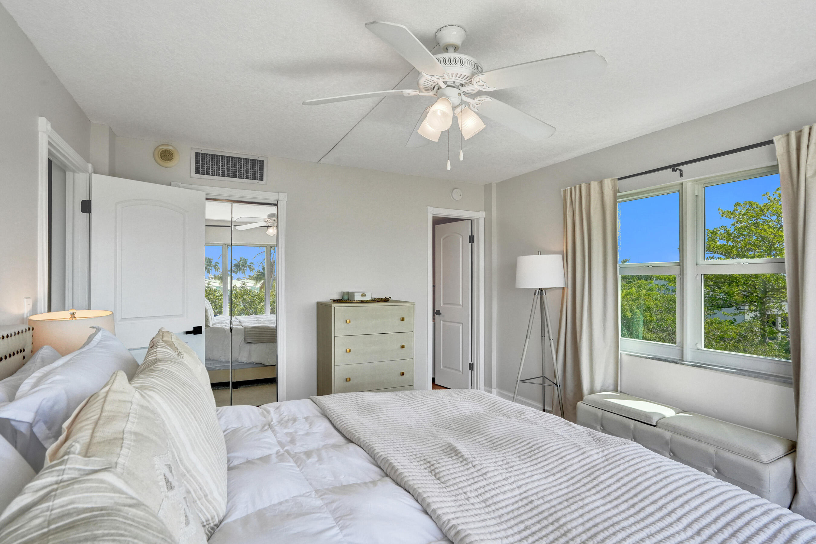 801 S Federal Highway 301 Property Photo 11