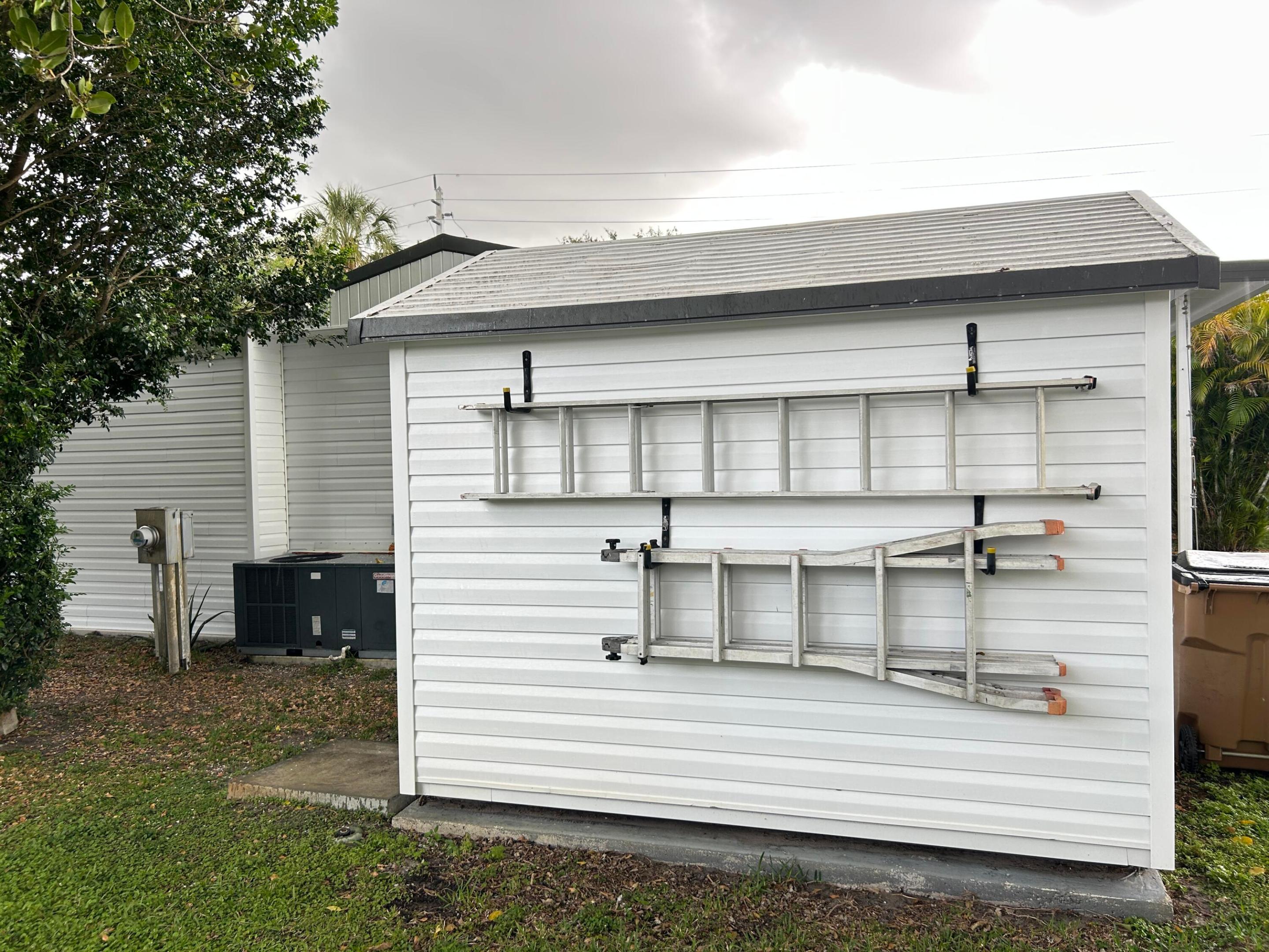 111 Alamanda Lane Property Photo 42
