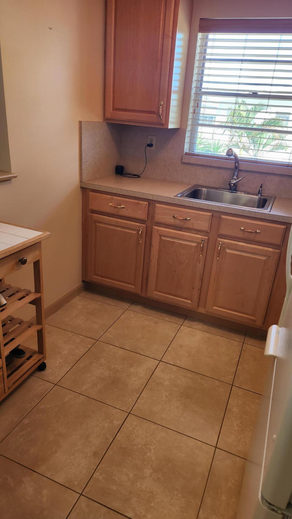 96 Andover D Property Photo 17