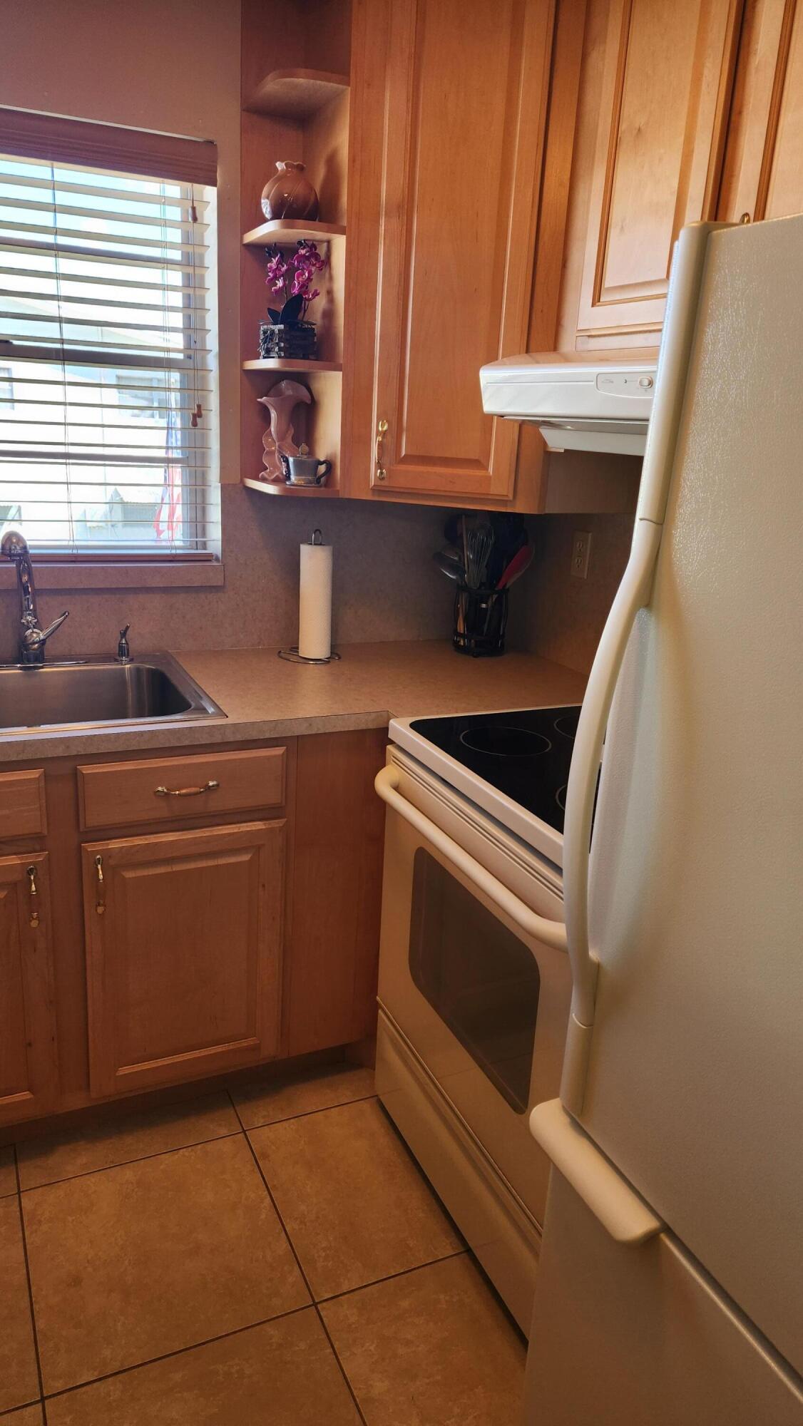 96 Andover D Property Photo 18