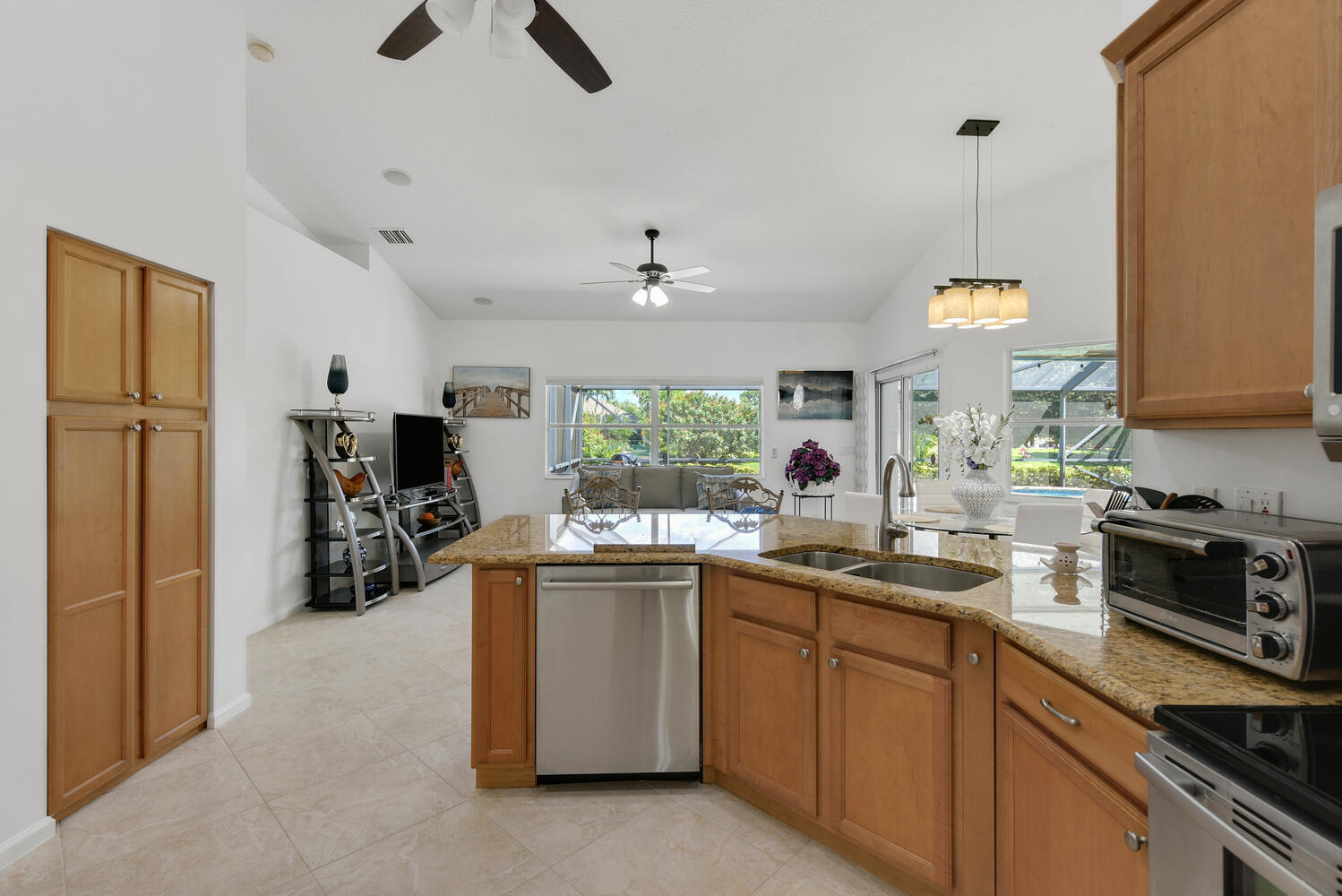 1935 Primrose Lane Property Photo 14