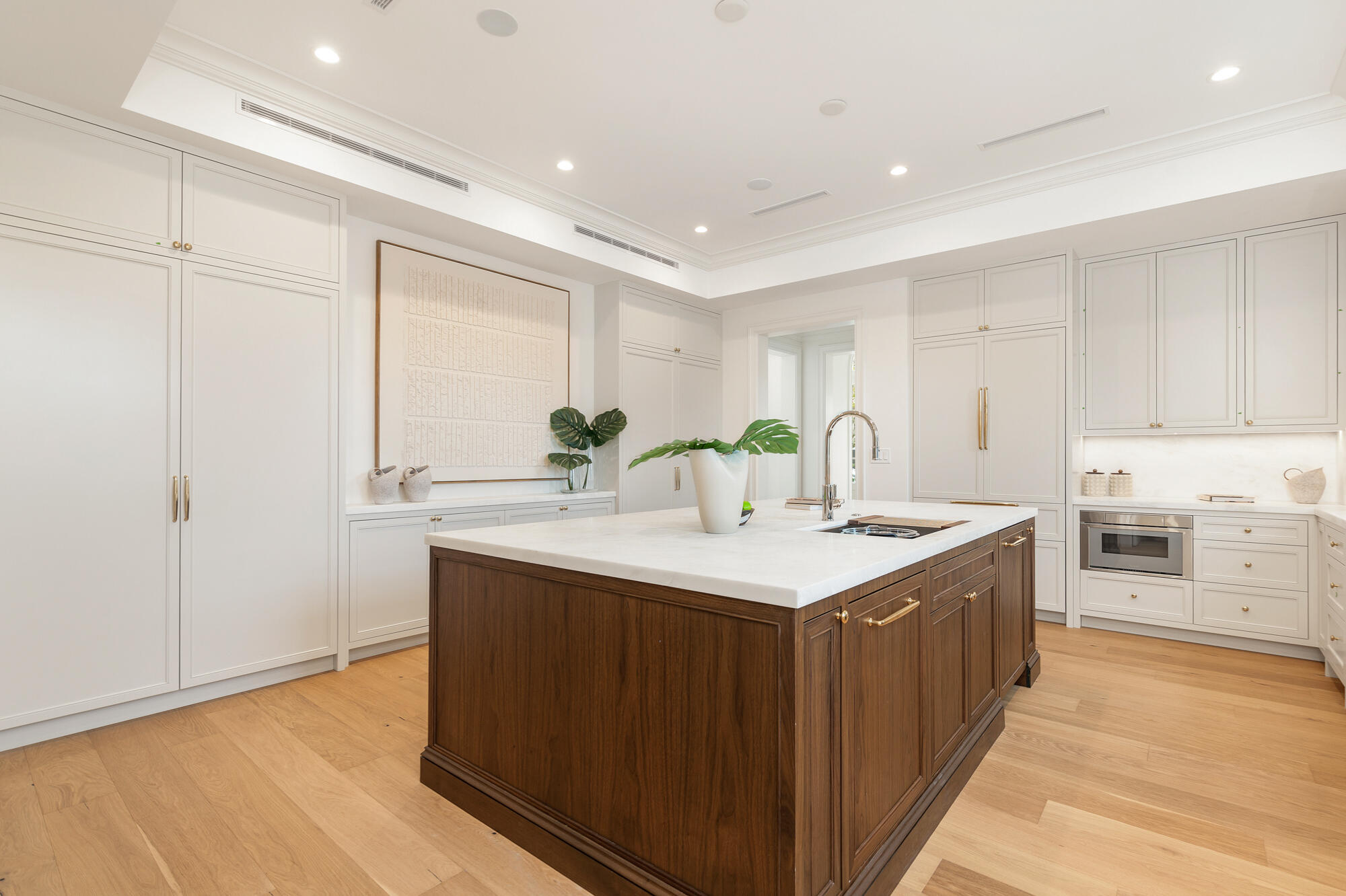 233 Seville Road Property Photo 7