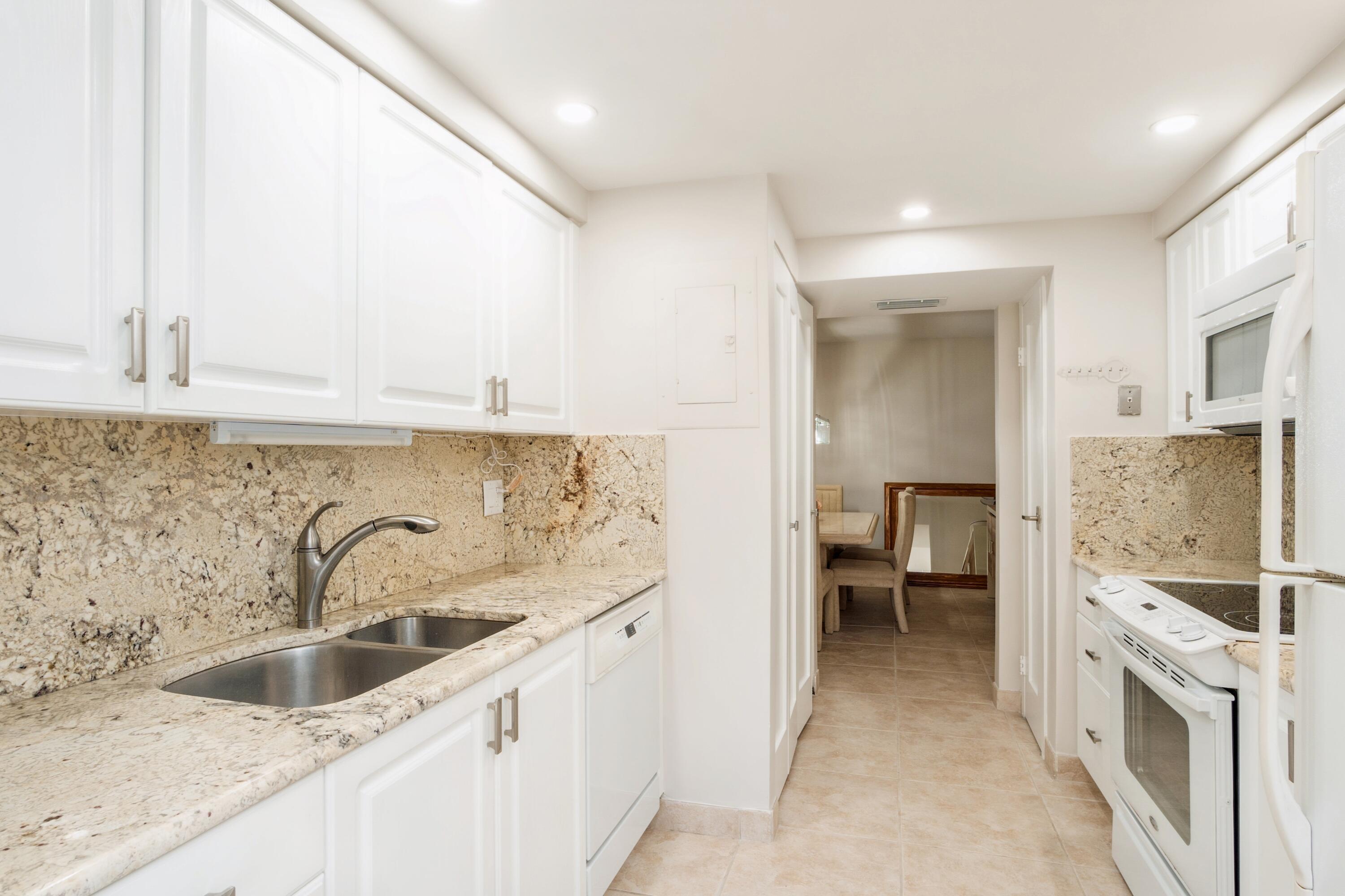 3200 S Ocean Boulevard B104 Property Photo 11
