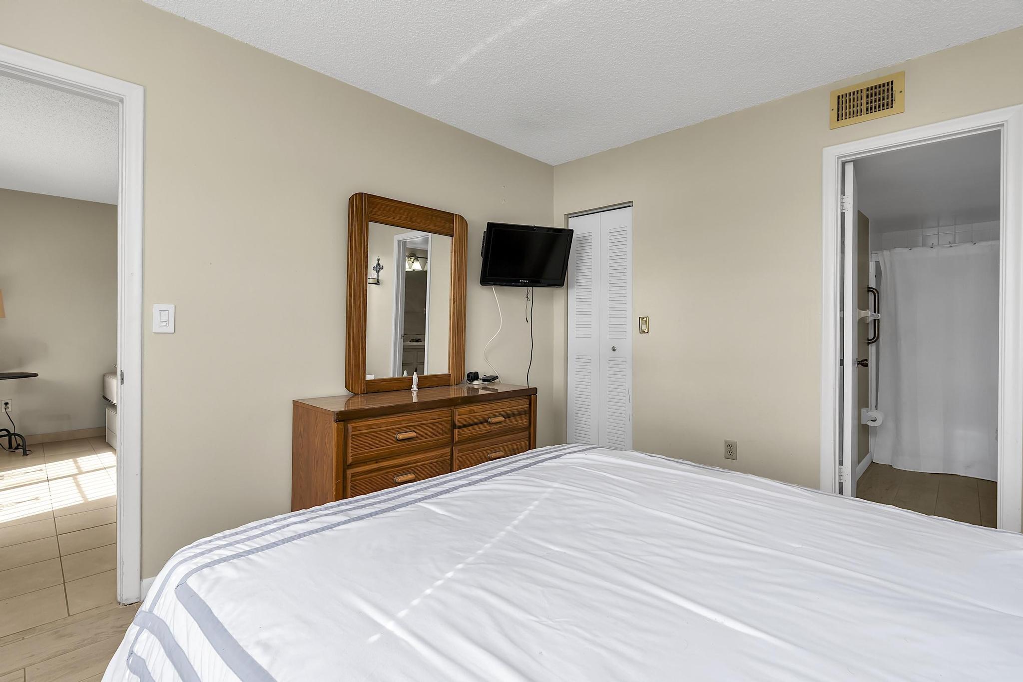 6715 W 26th Drive 101-6 Property Photo 16