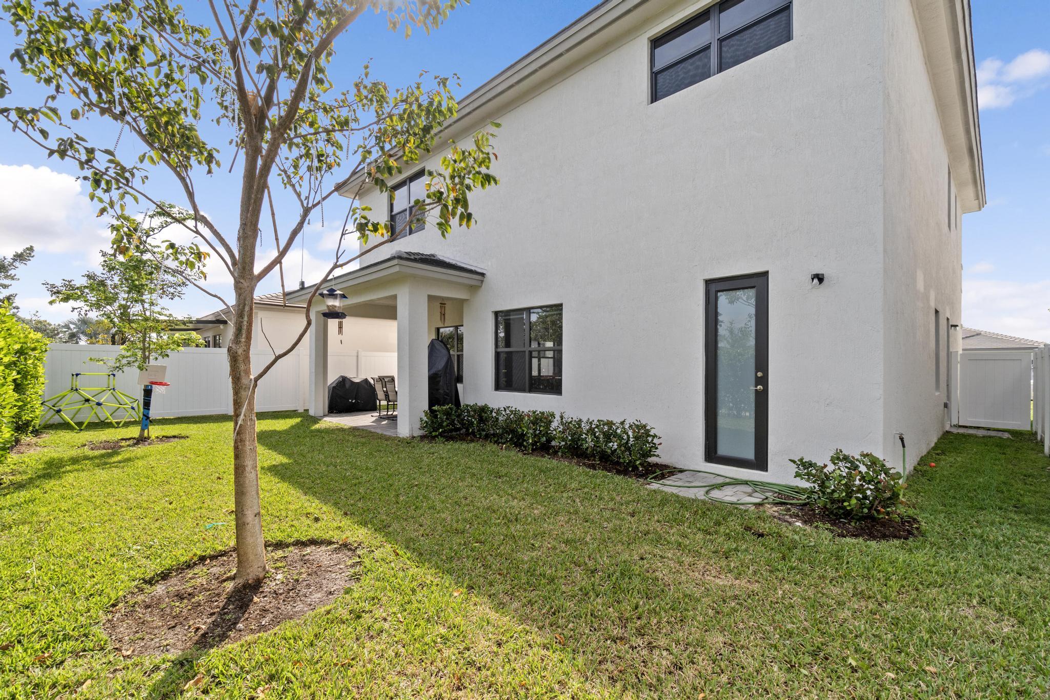 17325 Sw 41 Street Property Photo 4