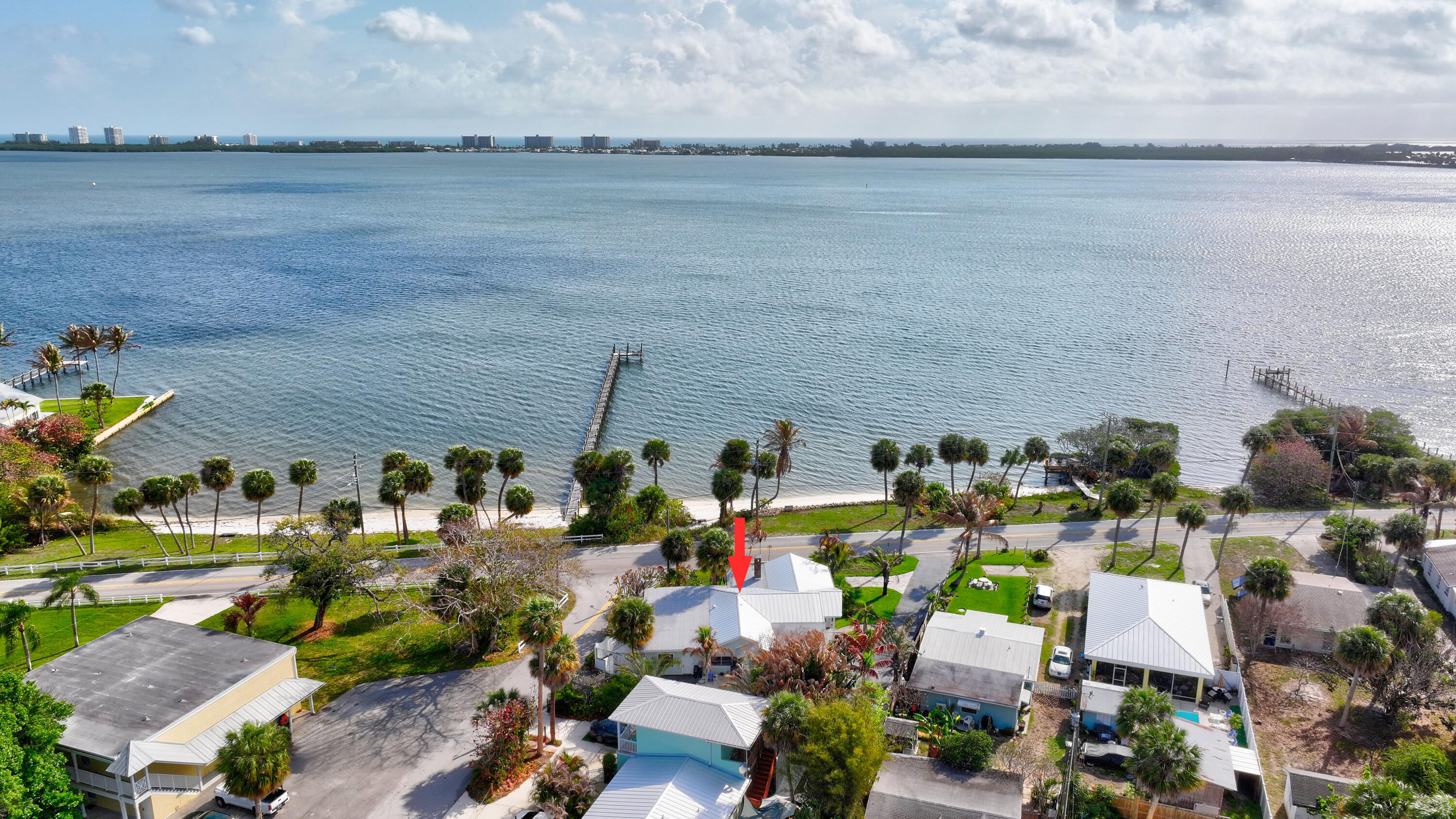 4490 Ne Indian River Drive Property Photo 2