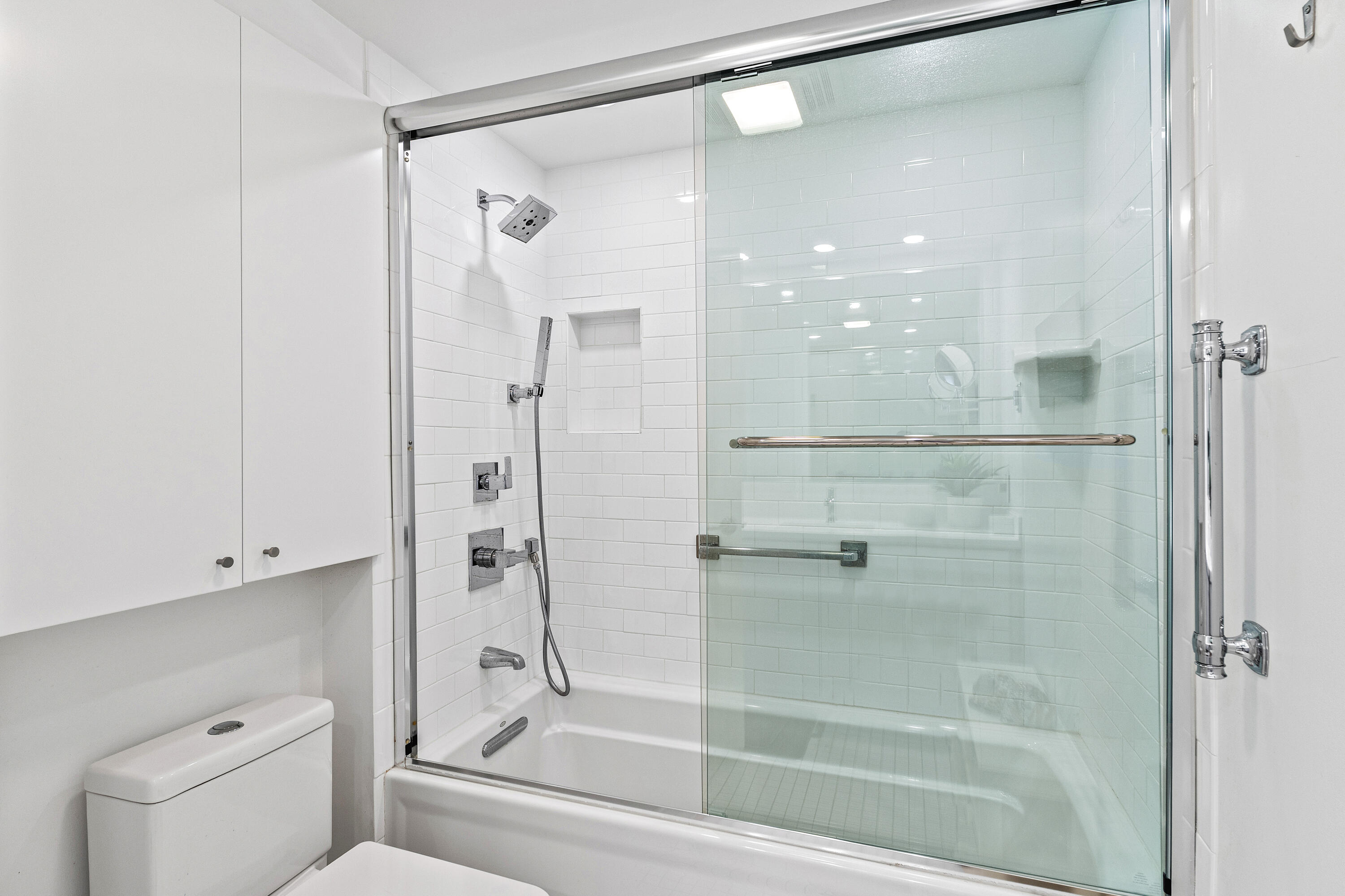 200 Macfarlane Drive N-406 Property Photo 22