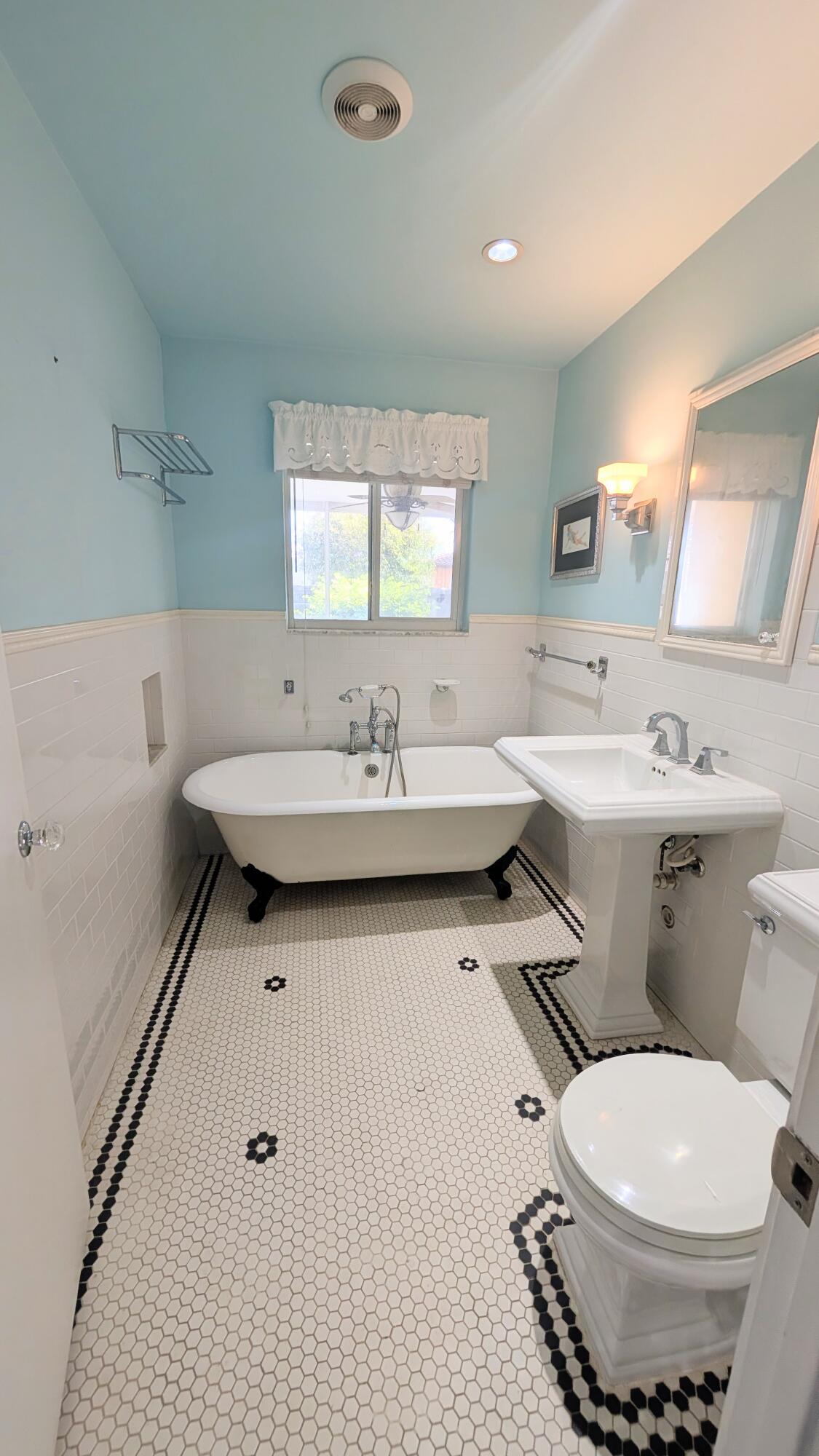 1626 Tyler Street Property Photo 17