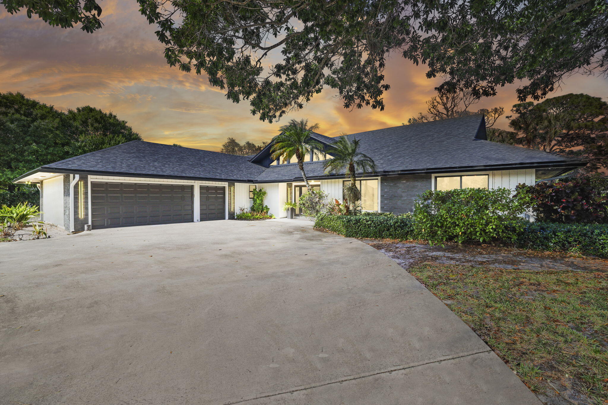 6549 Eastpointe Pines Street Property Photo 1