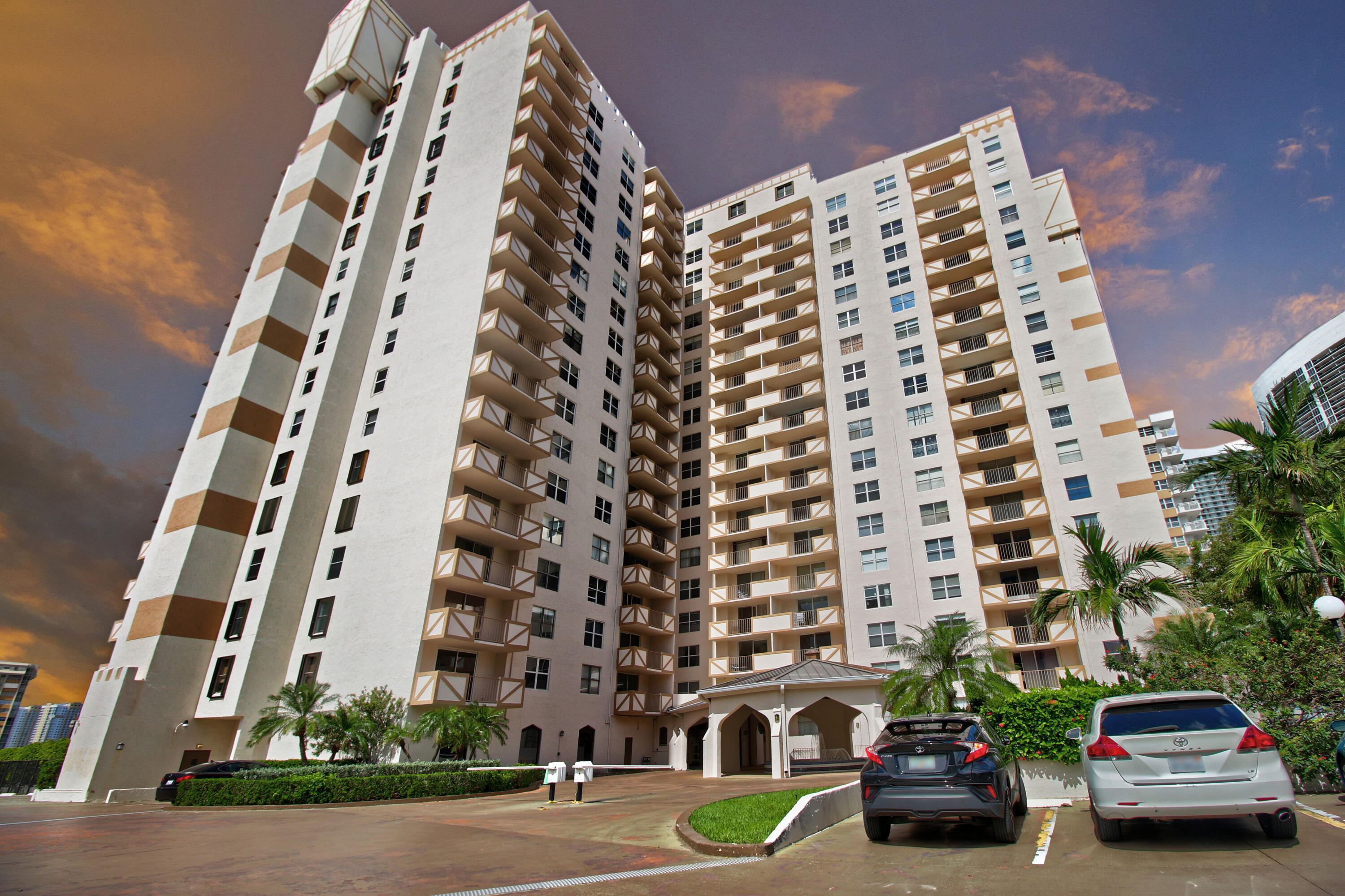 1865 S Ocean Drive 6c