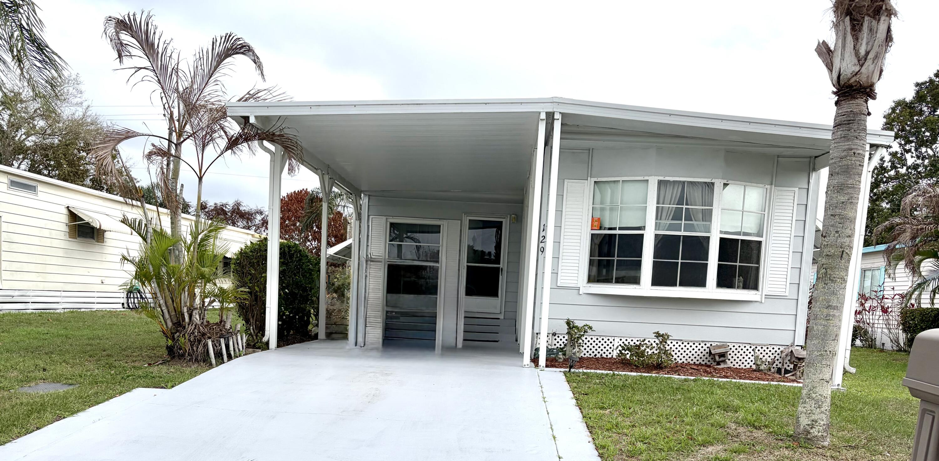 129 E Caribbean Property Photo 1