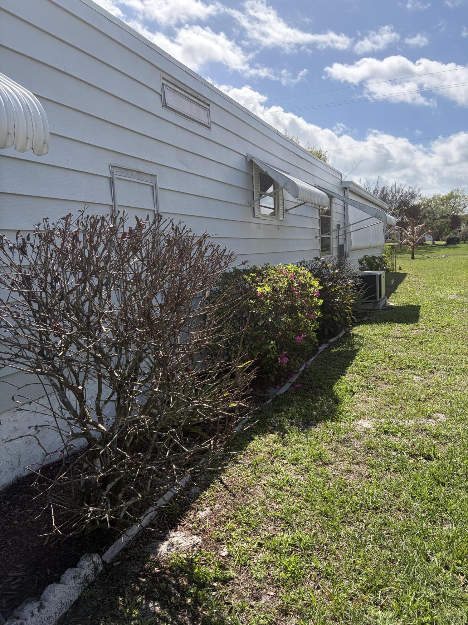129 E Caribbean Property Photo 2