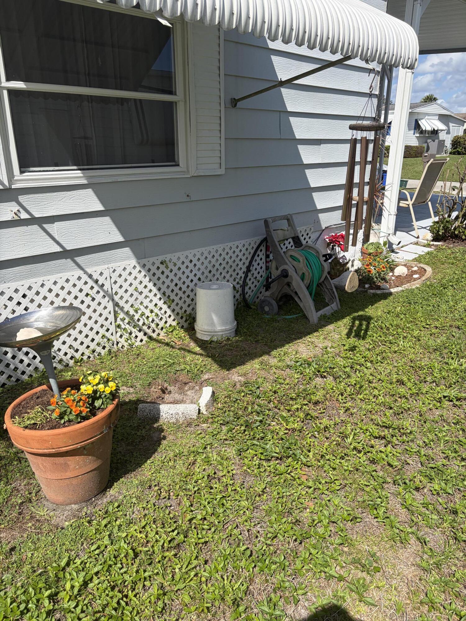 129 E Caribbean Property Photo 3