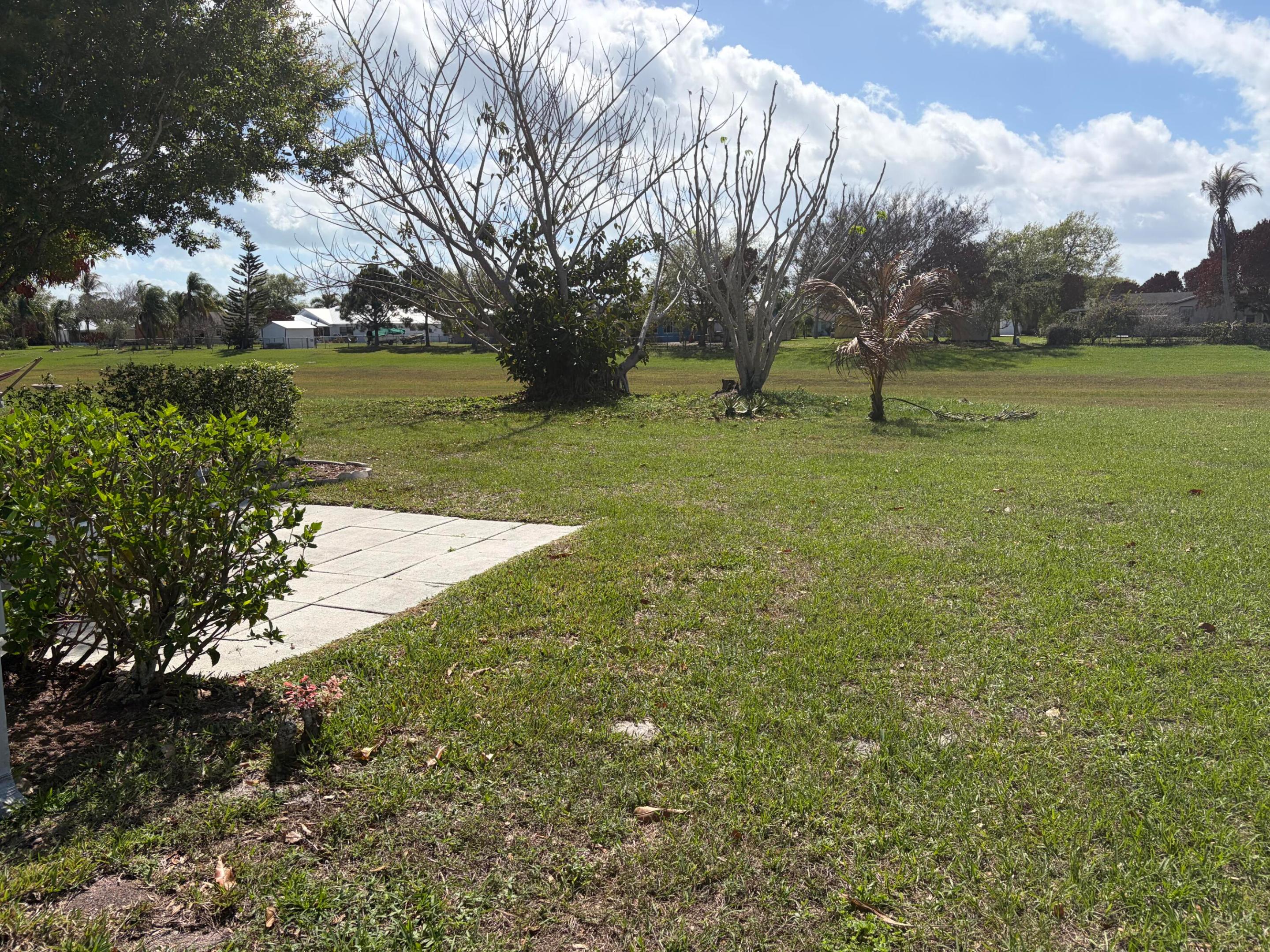 129 E Caribbean Property Photo 5