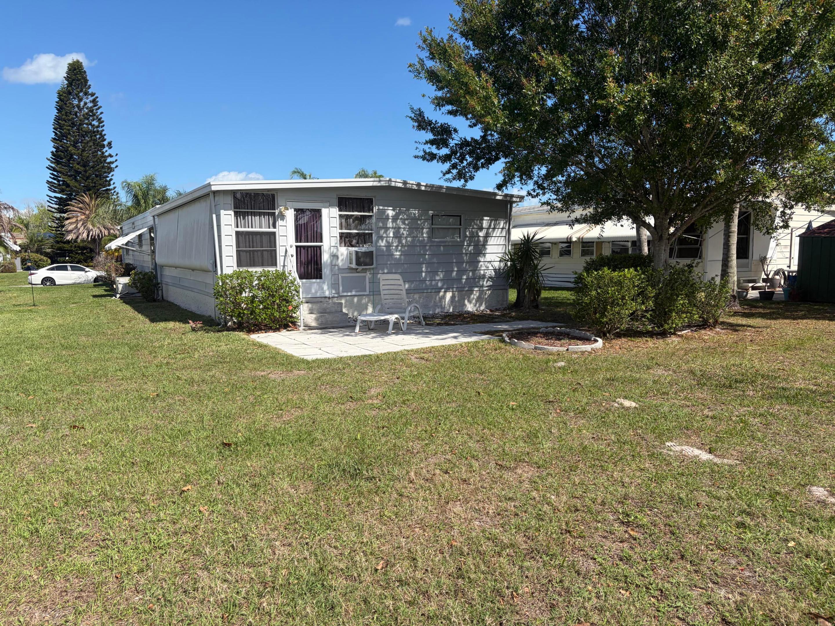 129 E Caribbean Property Photo 7