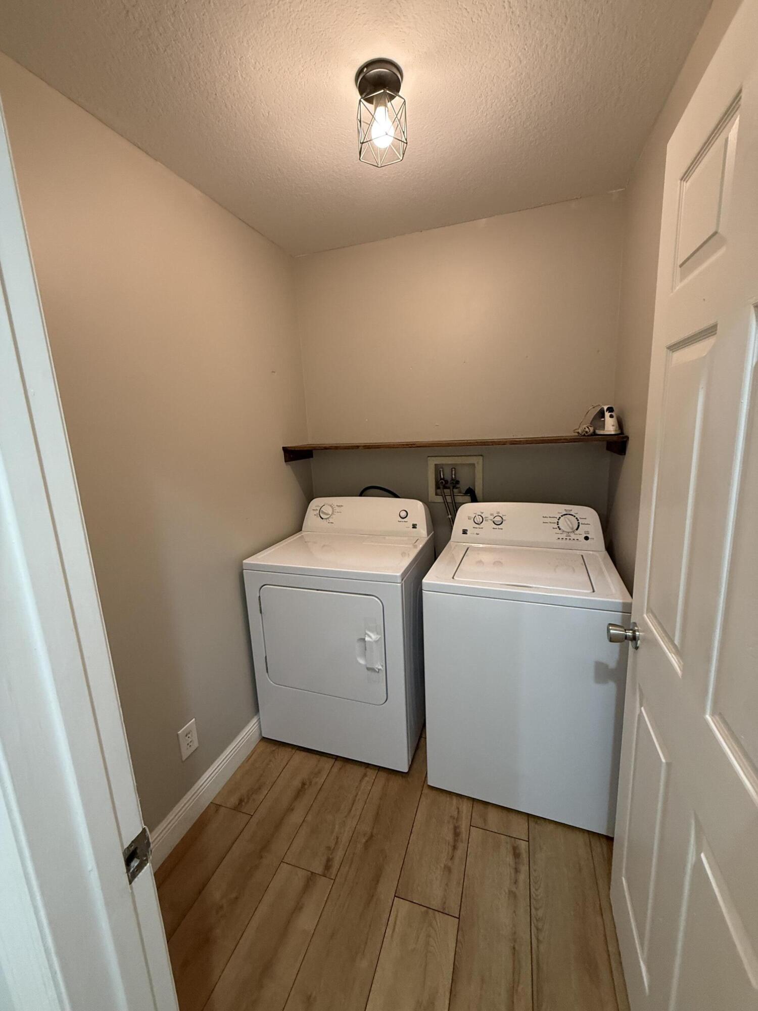 249 Ne Glentry Avenue Property Photo 9