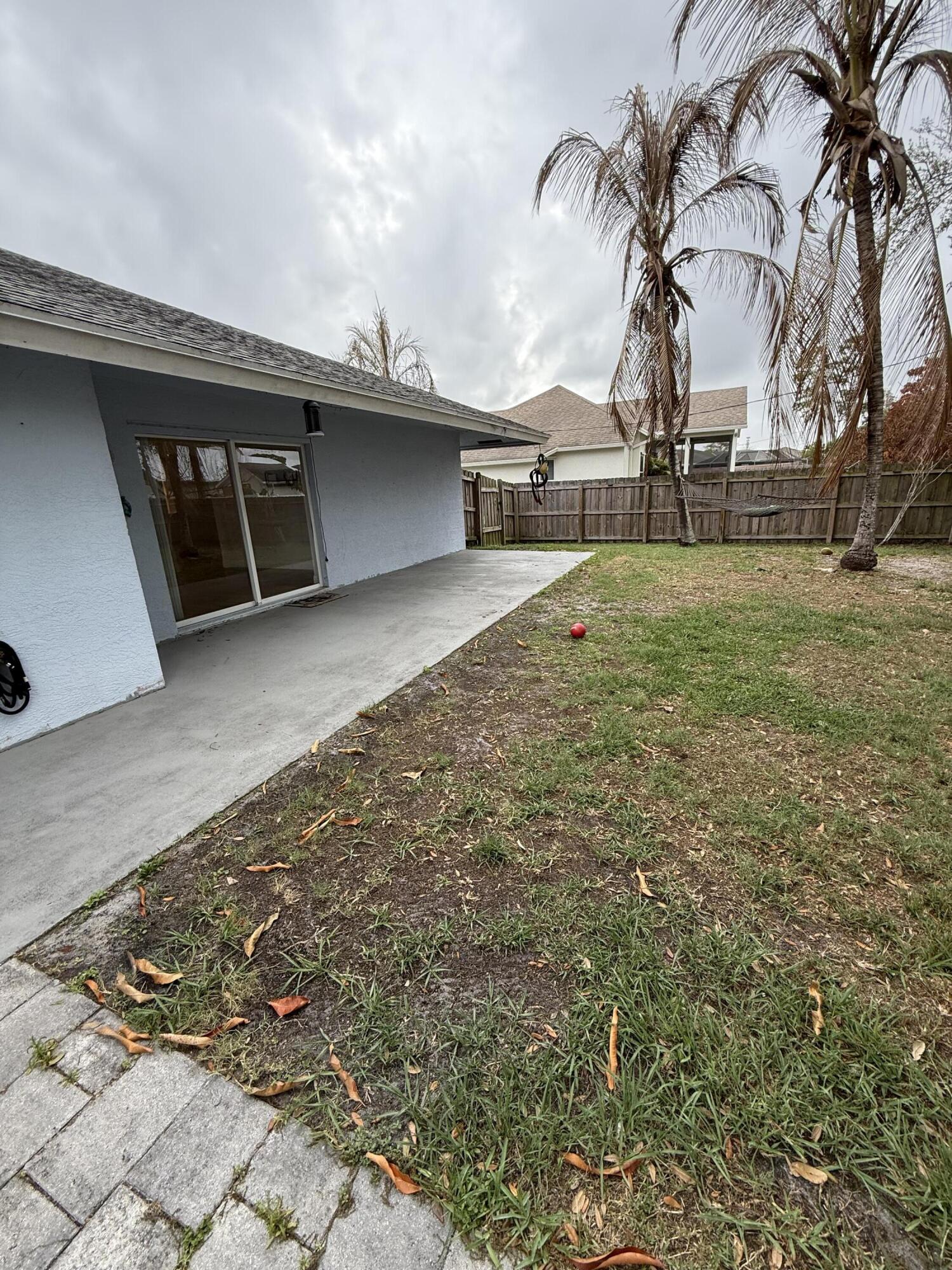 249 Ne Glentry Avenue Property Photo 14