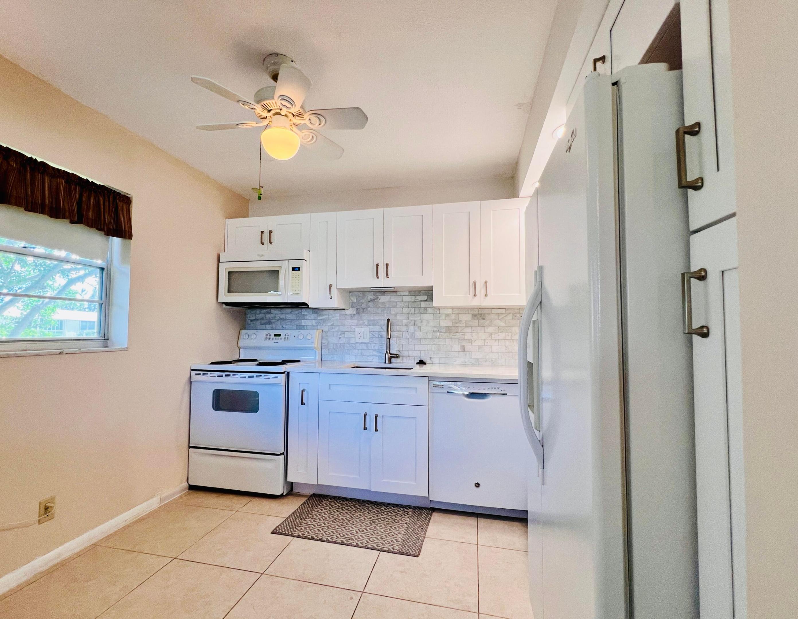 314 Wellington D Property Photo 5