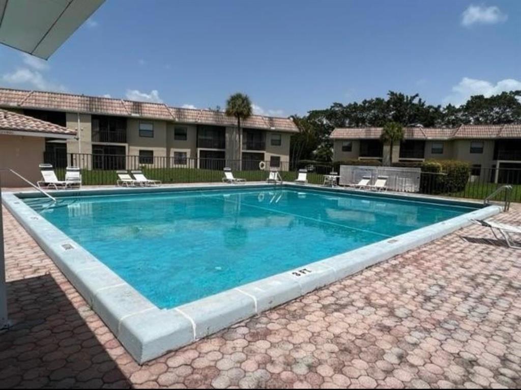 6760 S Palmetto Cir Circle S 102 Property Photo 5