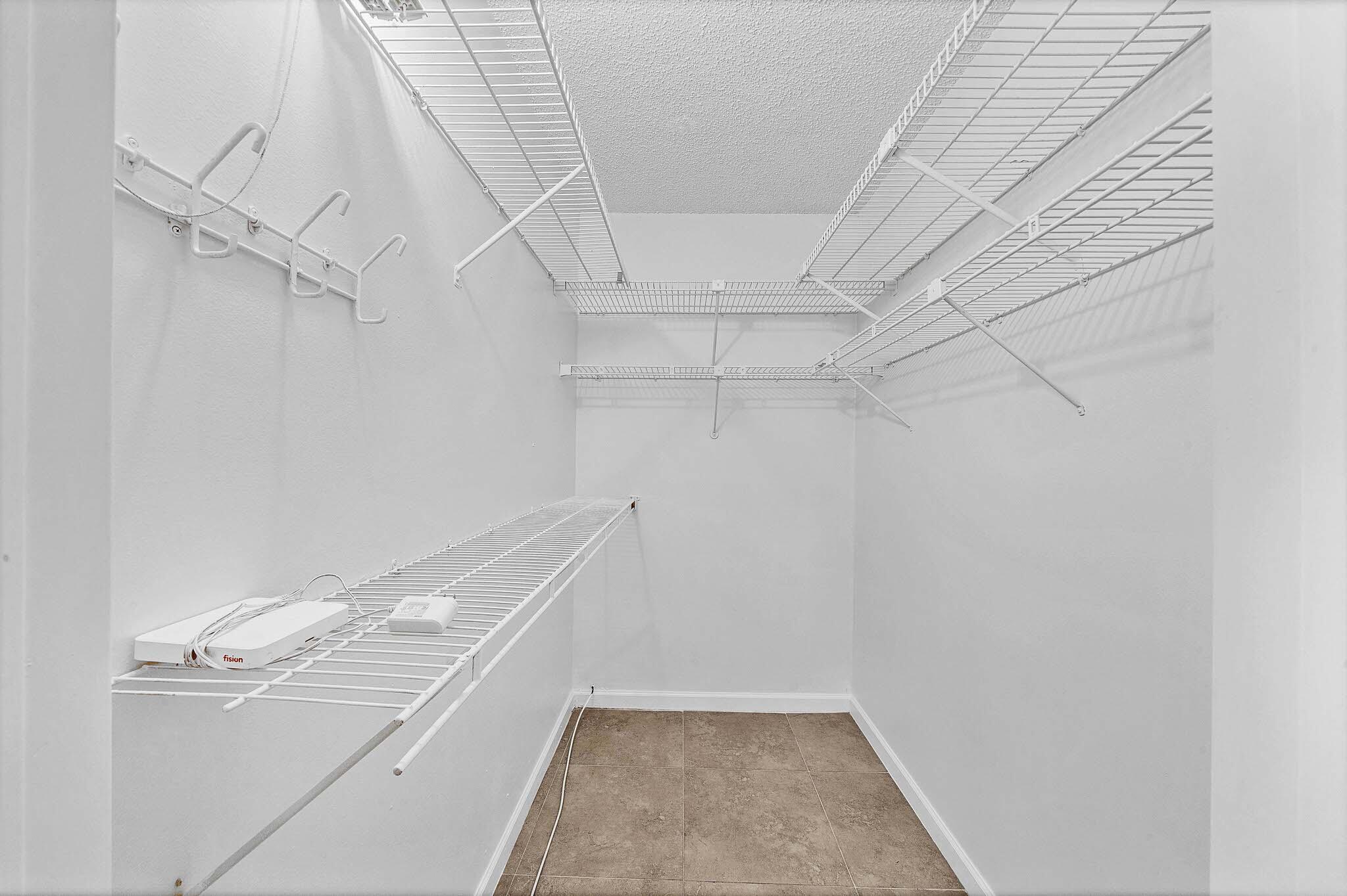 2049 Hythe C Property Photo 18