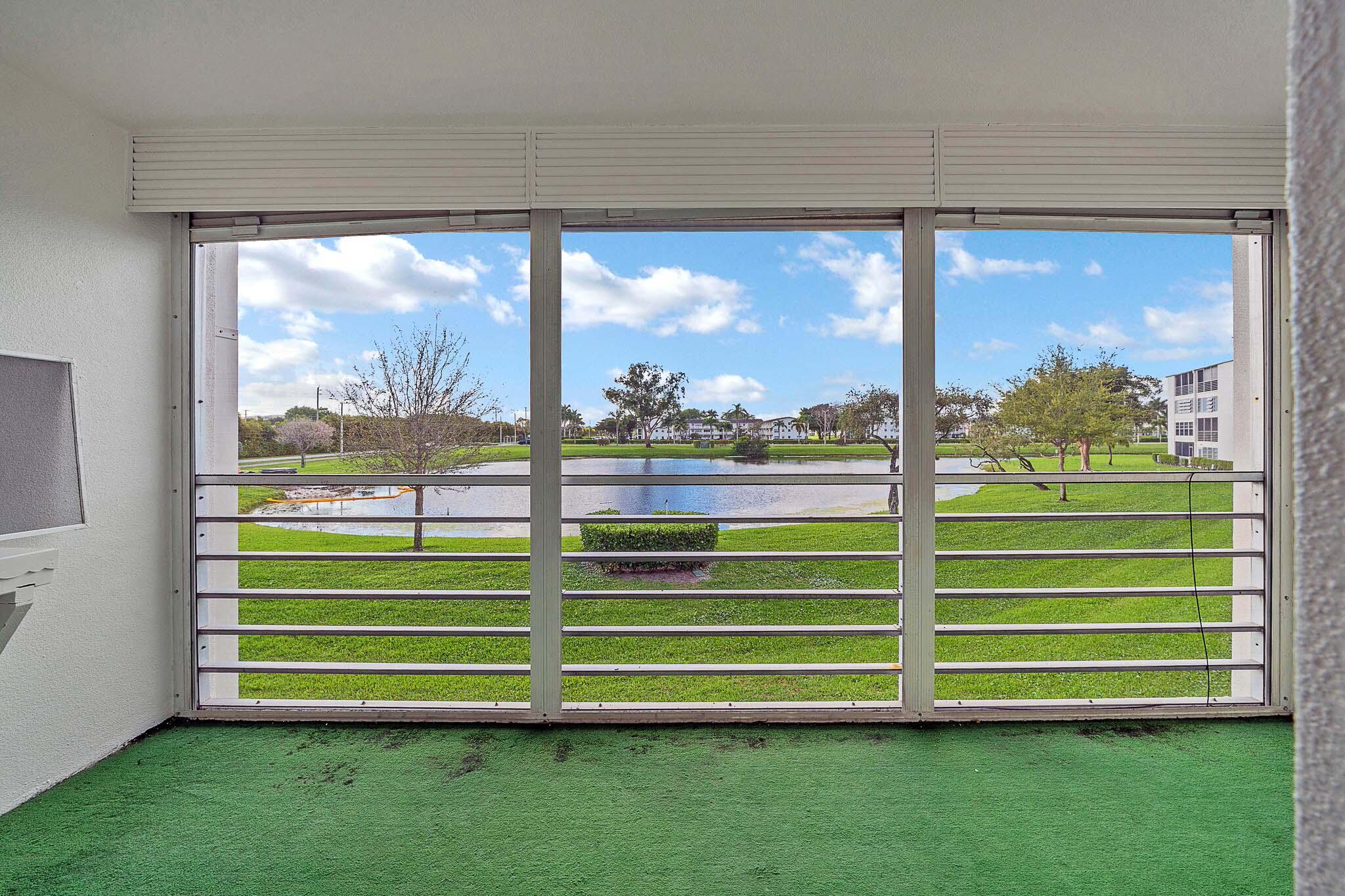 2049 Hythe C Property Photo 30