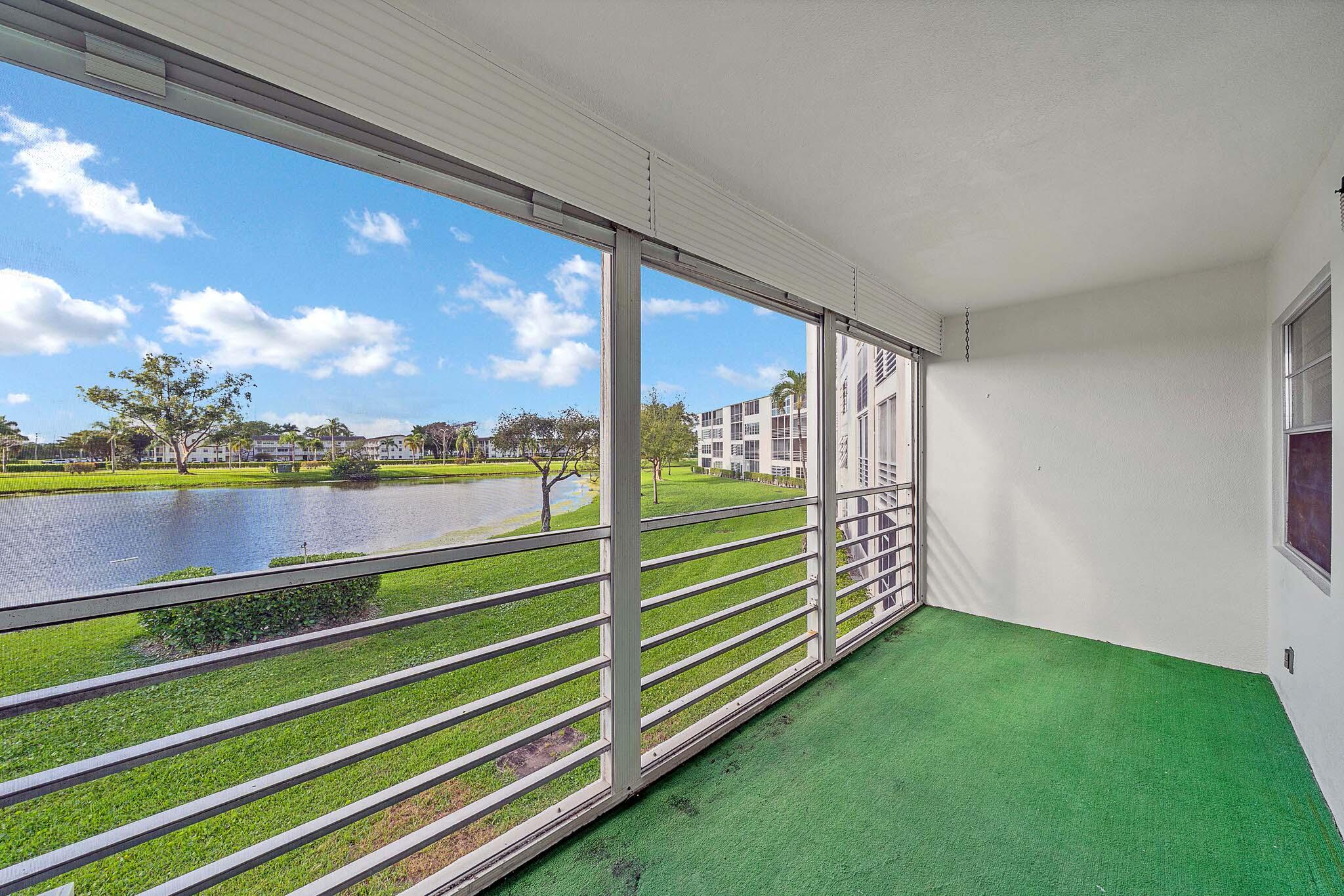 2049 Hythe C Property Photo 31