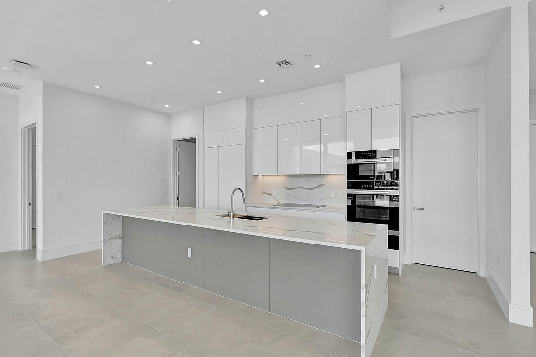 220 Lake Shore Drive 2411 Property Photo 5