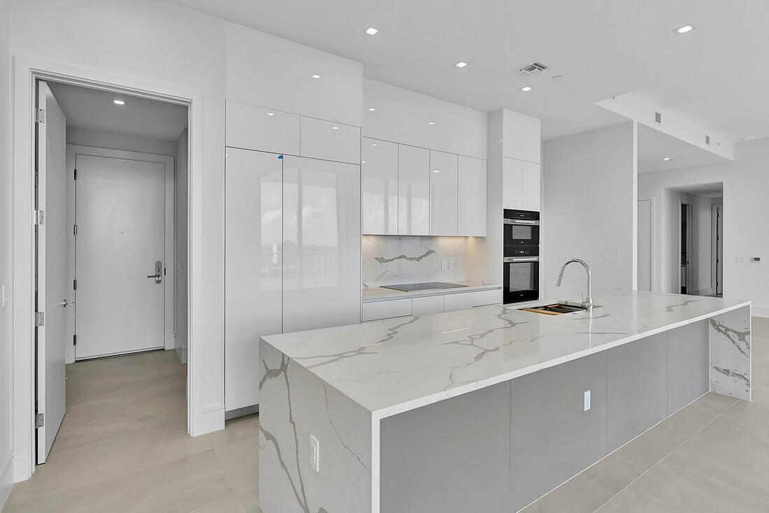 220 Lake Shore Drive 2411 Property Photo 6