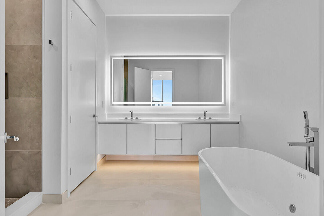220 Lake Shore Drive 2411 Property Photo 15