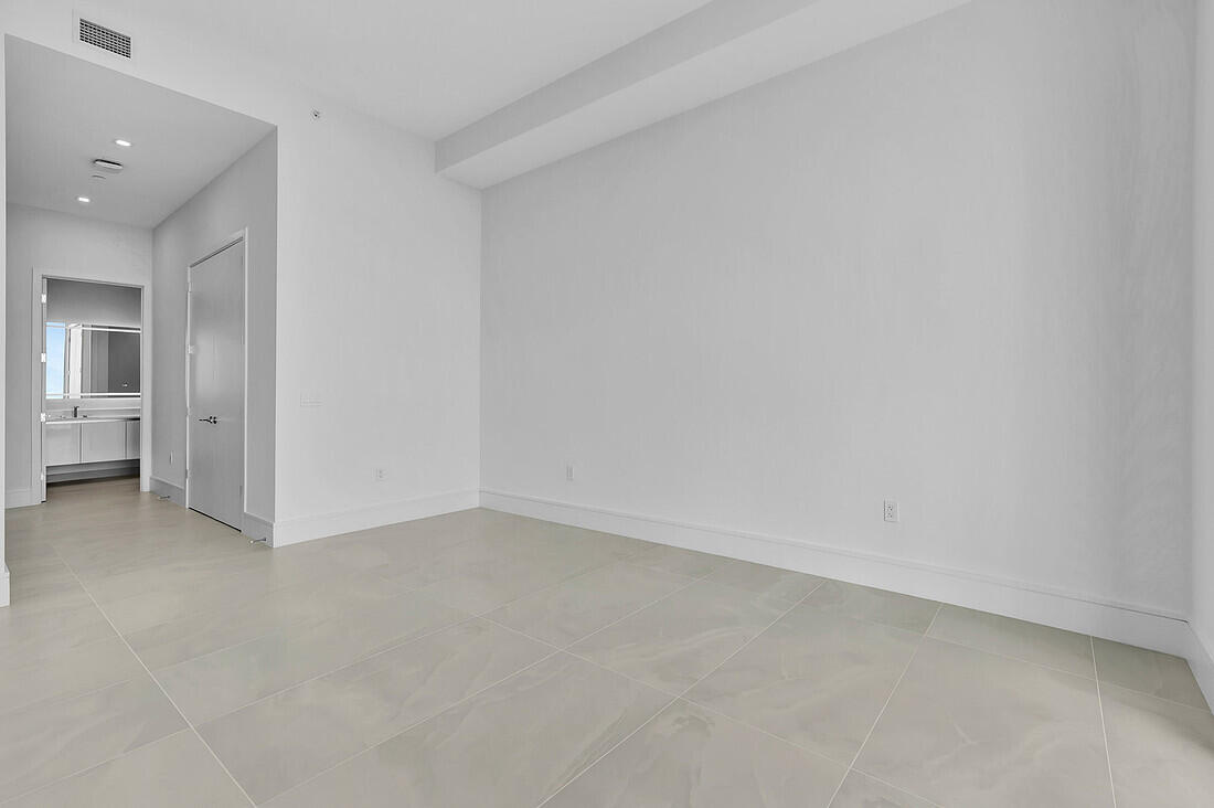 220 Lake Shore Drive 2411 Property Photo 21