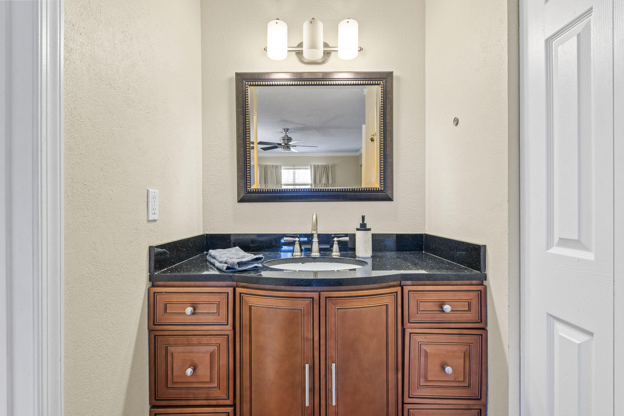 6300 S Falls Circle Drive 311 Property Photo 13