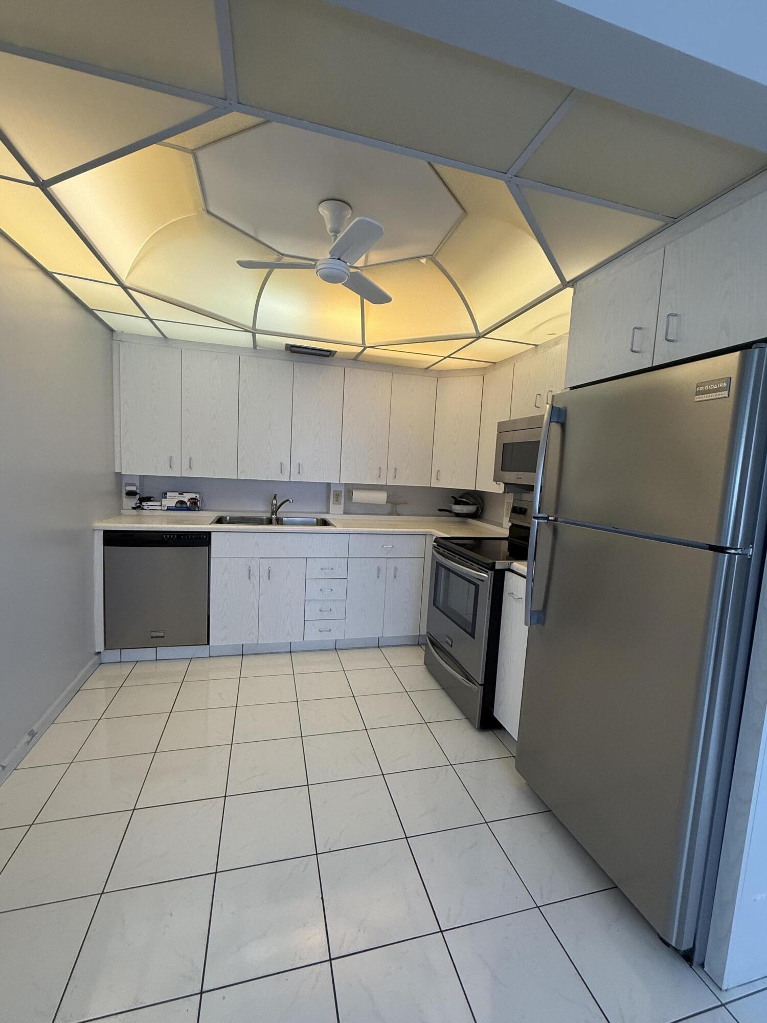 4022 Wolverton B Property Photo 2