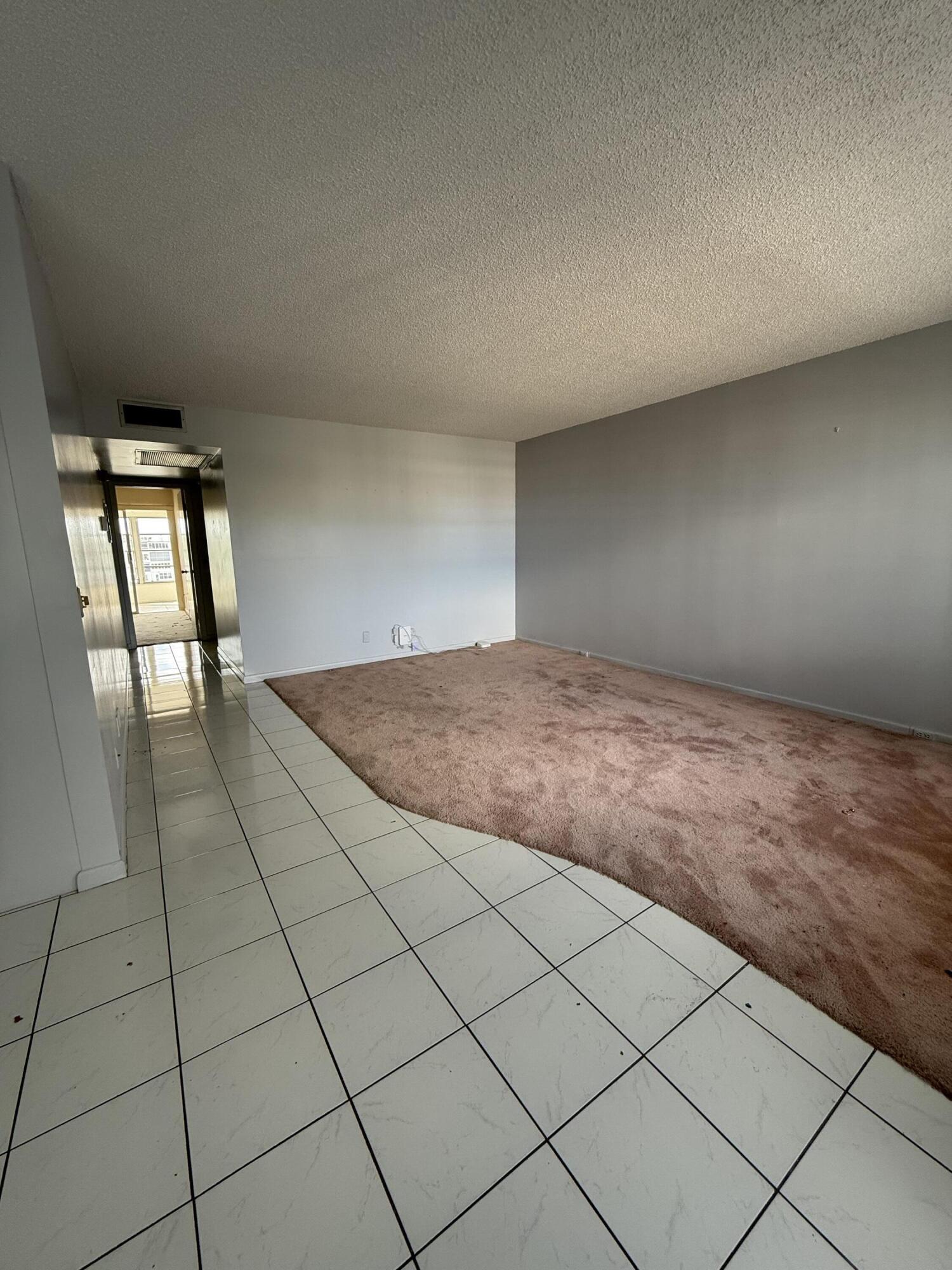 4022 Wolverton B Property Photo 6