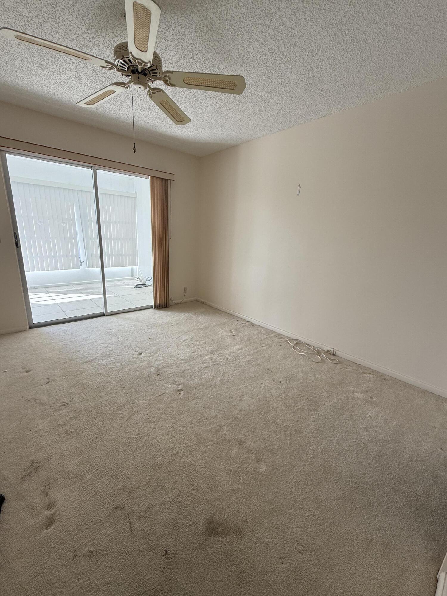 4022 Wolverton B Property Photo 10